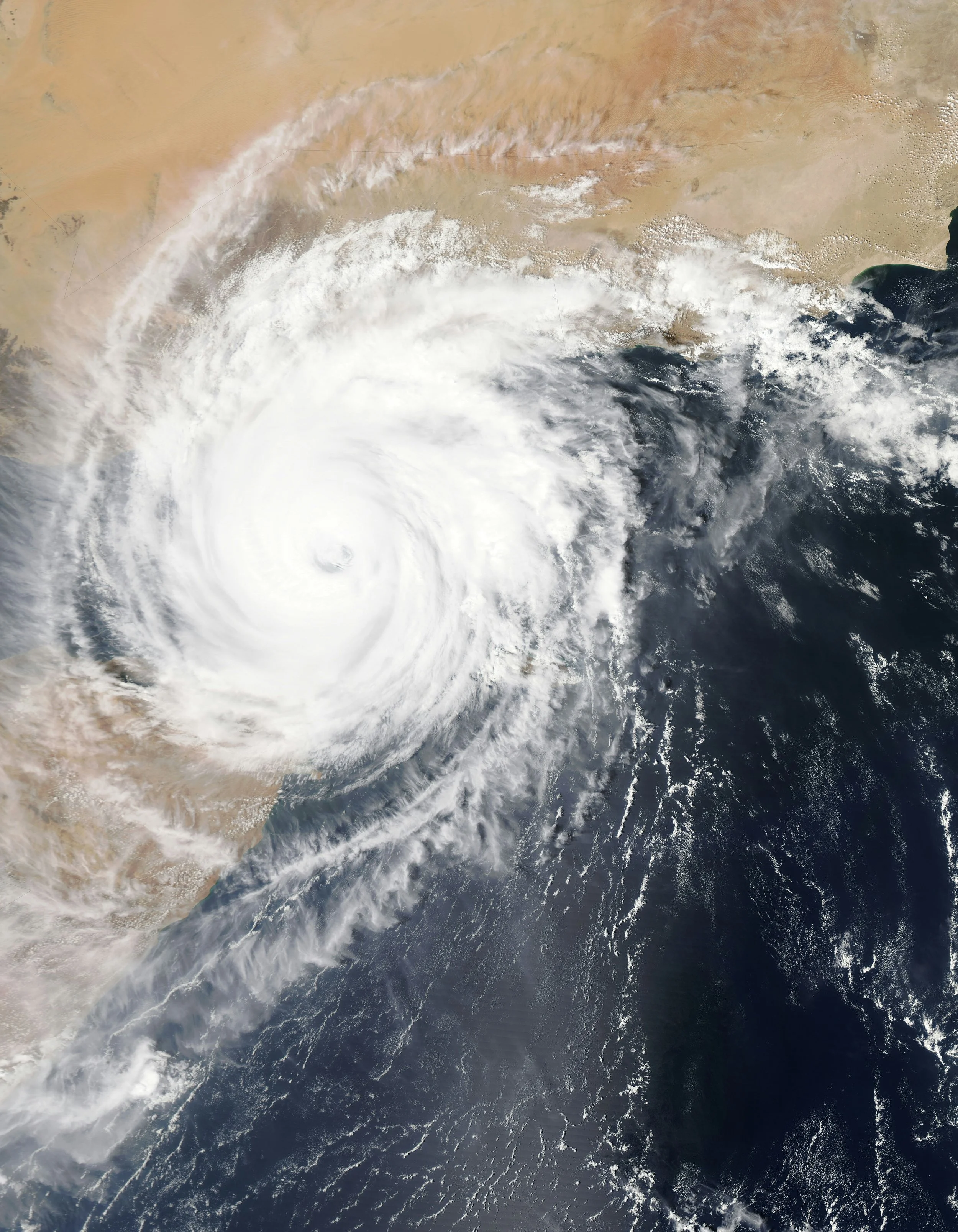 cyclone montrant des douleurs abdominales sur le bassin d'Arcachon