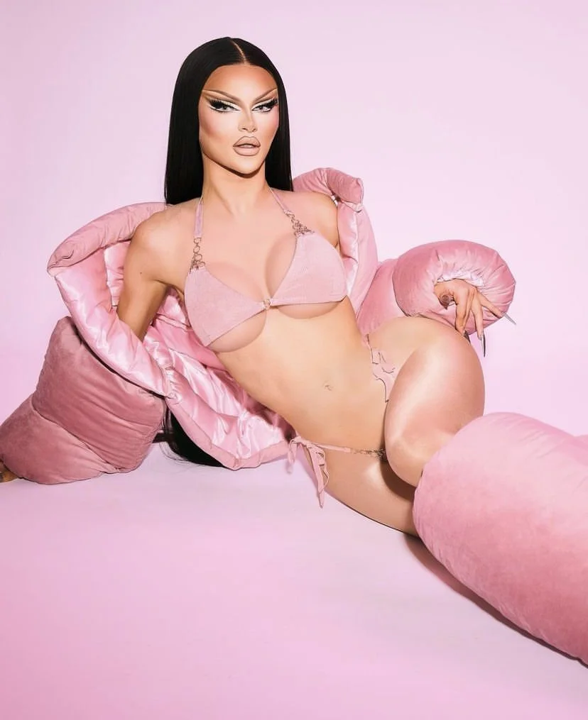 Krystal Versace in custom pink plush velvet puffer two piece set
Shot by Tom Buck
Retouches by Deluna