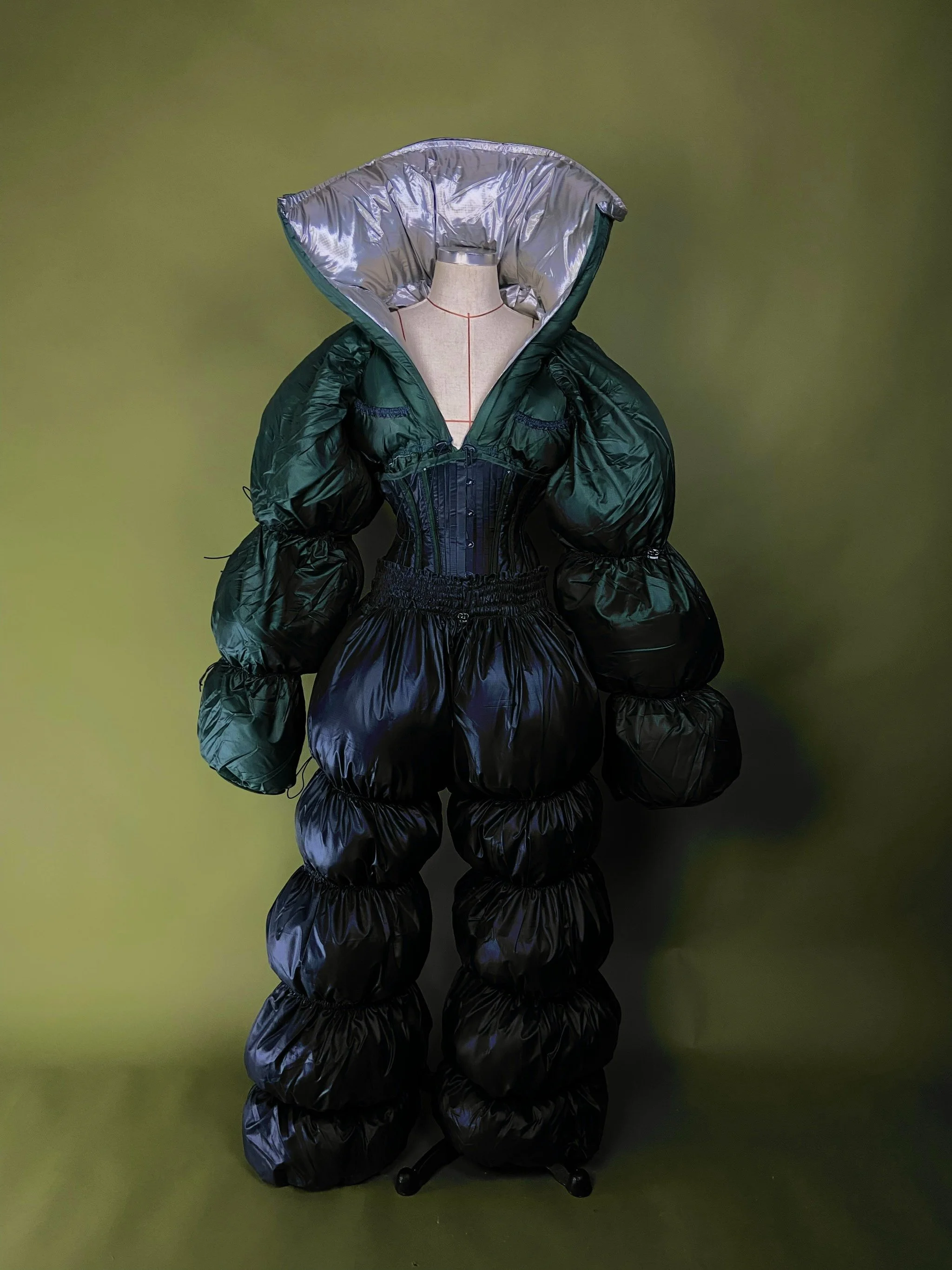 Custom windbreaker puffer coat and trousers set for Bones Hometown Runway on Drag Race Uk.
Photos and retouches by William F Henderson.
Construction assisting by Talia Martin.