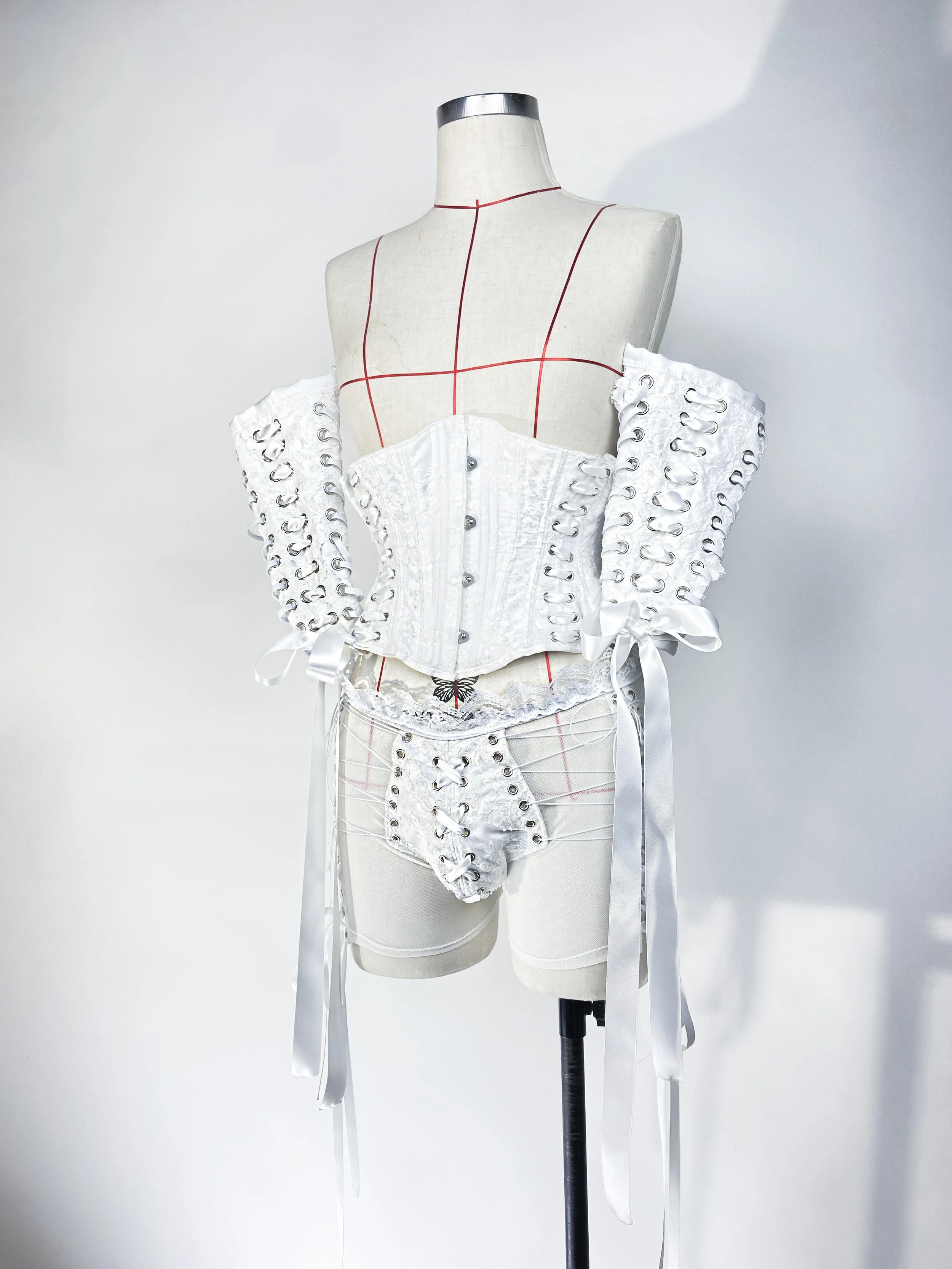 Custom corset, gauntlet, pants and mask for Josh Kyle Rees. 
Photos by William F Henderson.
Retouches by Naomi Rush.