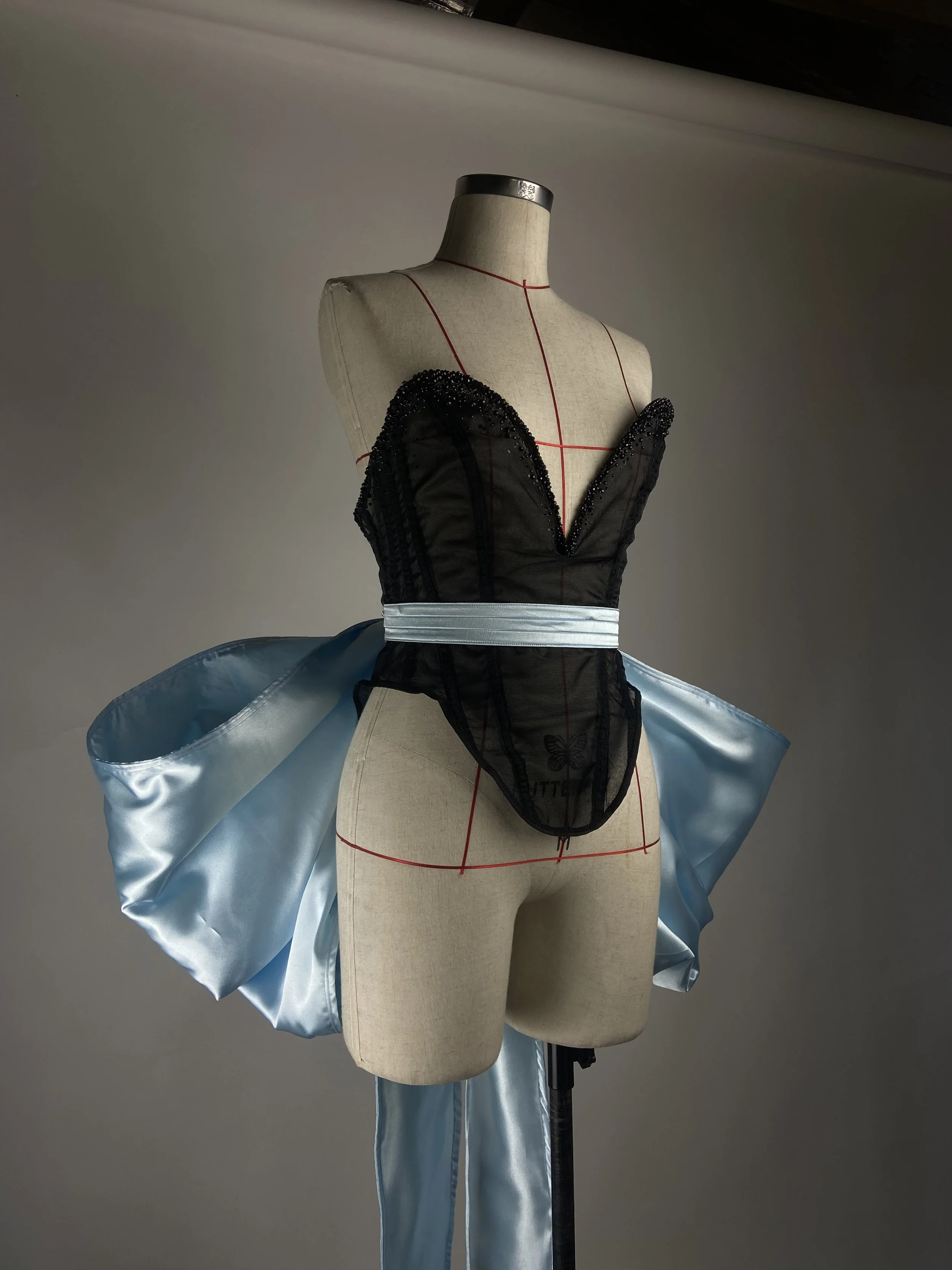 Custom corset and bow for Jamel Matthias
Shot by Williamfhenderson 