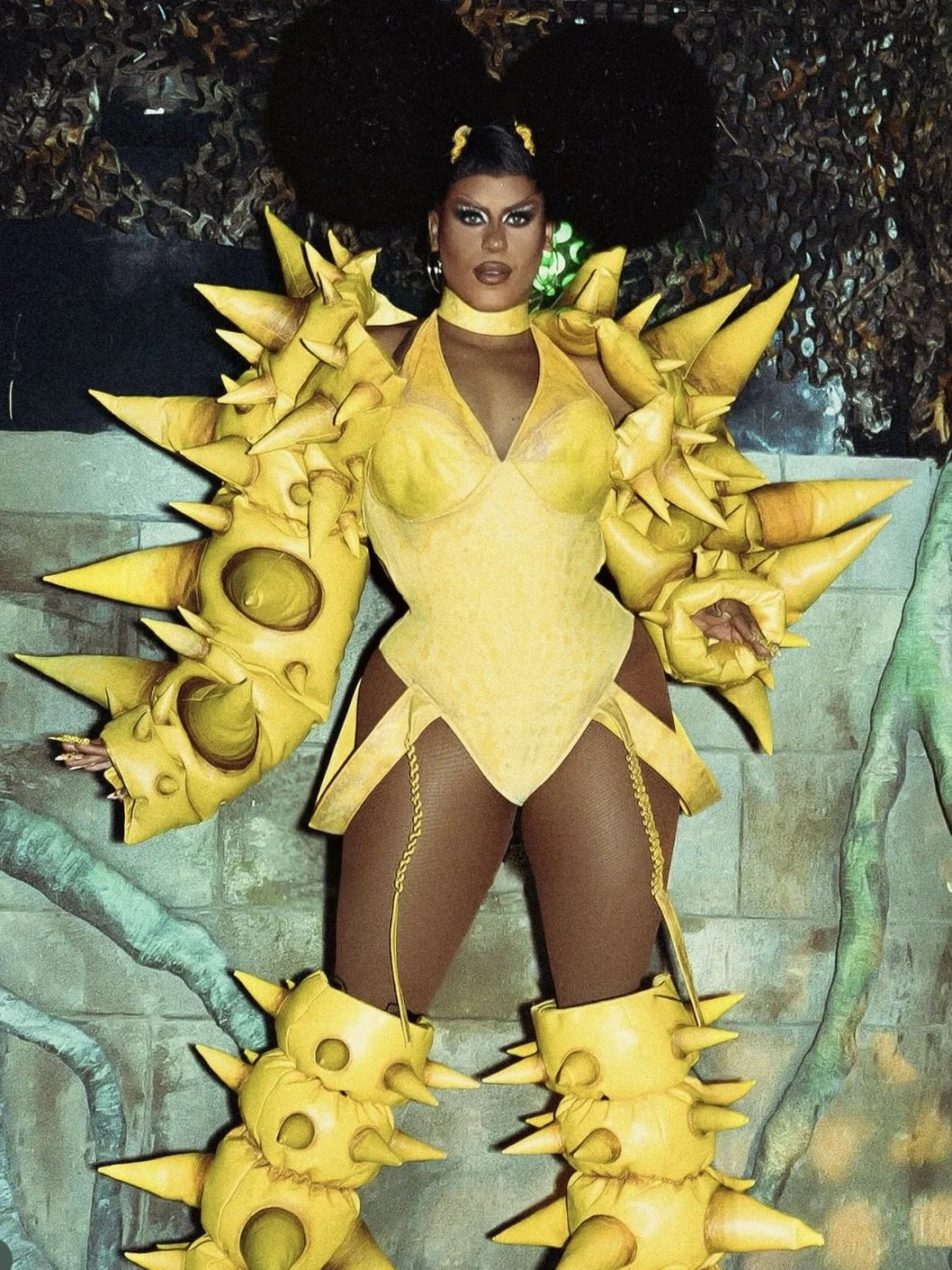 Custom Pufferfish puffer coat ensemble for Tayris Mongardis Hometown runway on Rupaul’s drag race.
Garment construction assisting by Talia Martin.
Photos by Lu7cia.