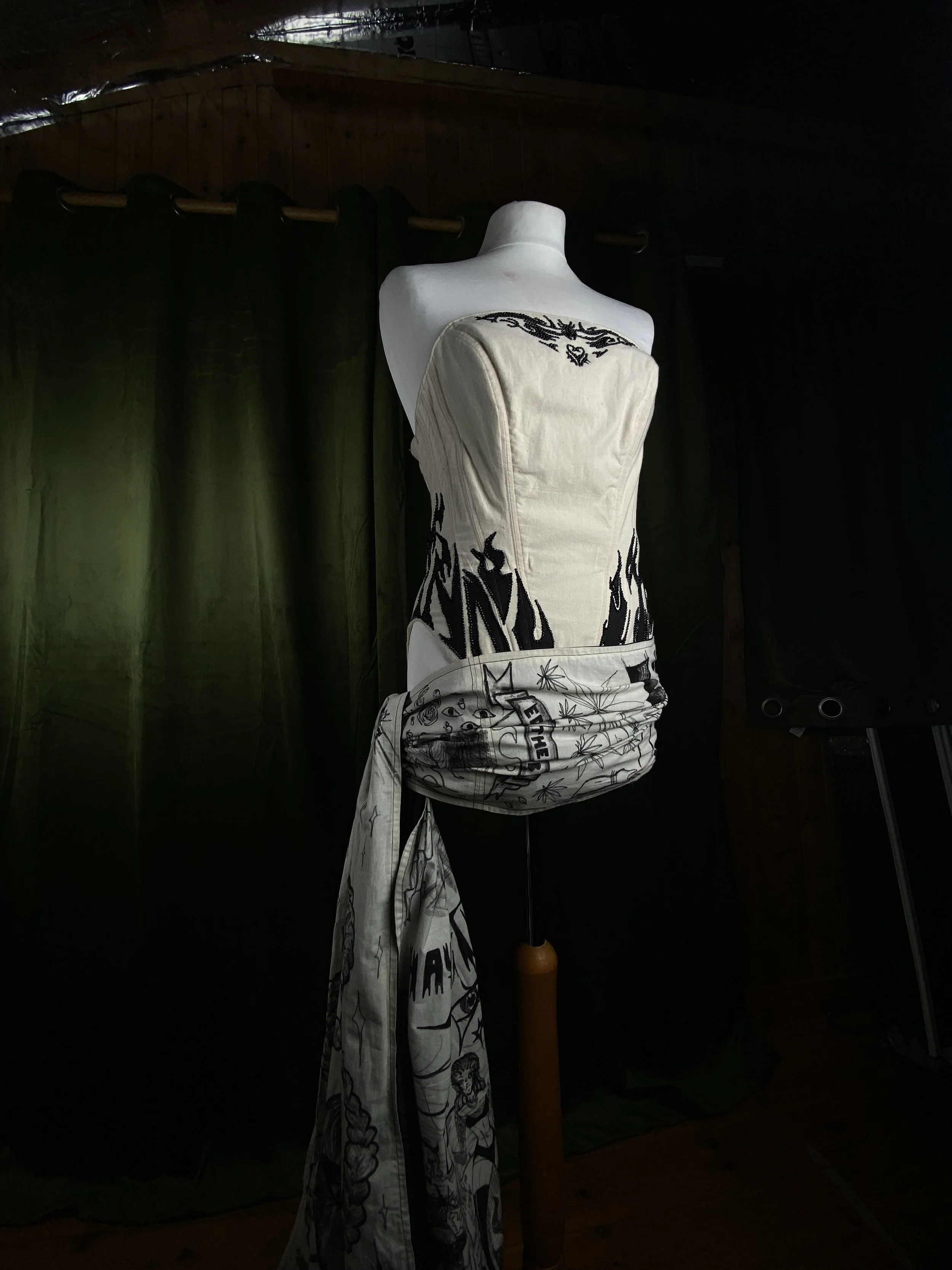 Custom Tattoo corset for  Kynn de Lynn shot by Williamfhenderson 