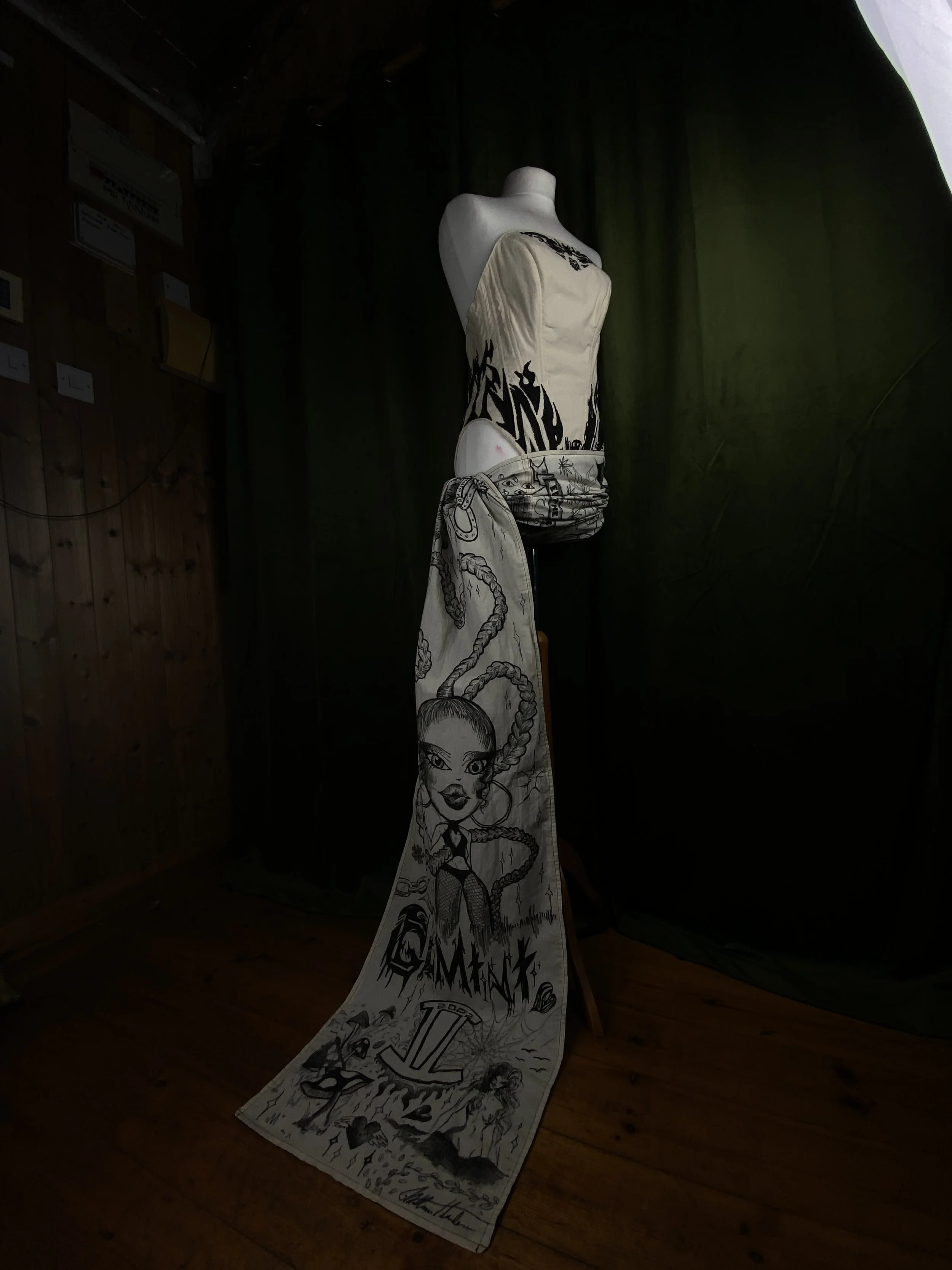 Custom Tattoo corset for  Kynn de Lynn shot by Williamfhenderson 