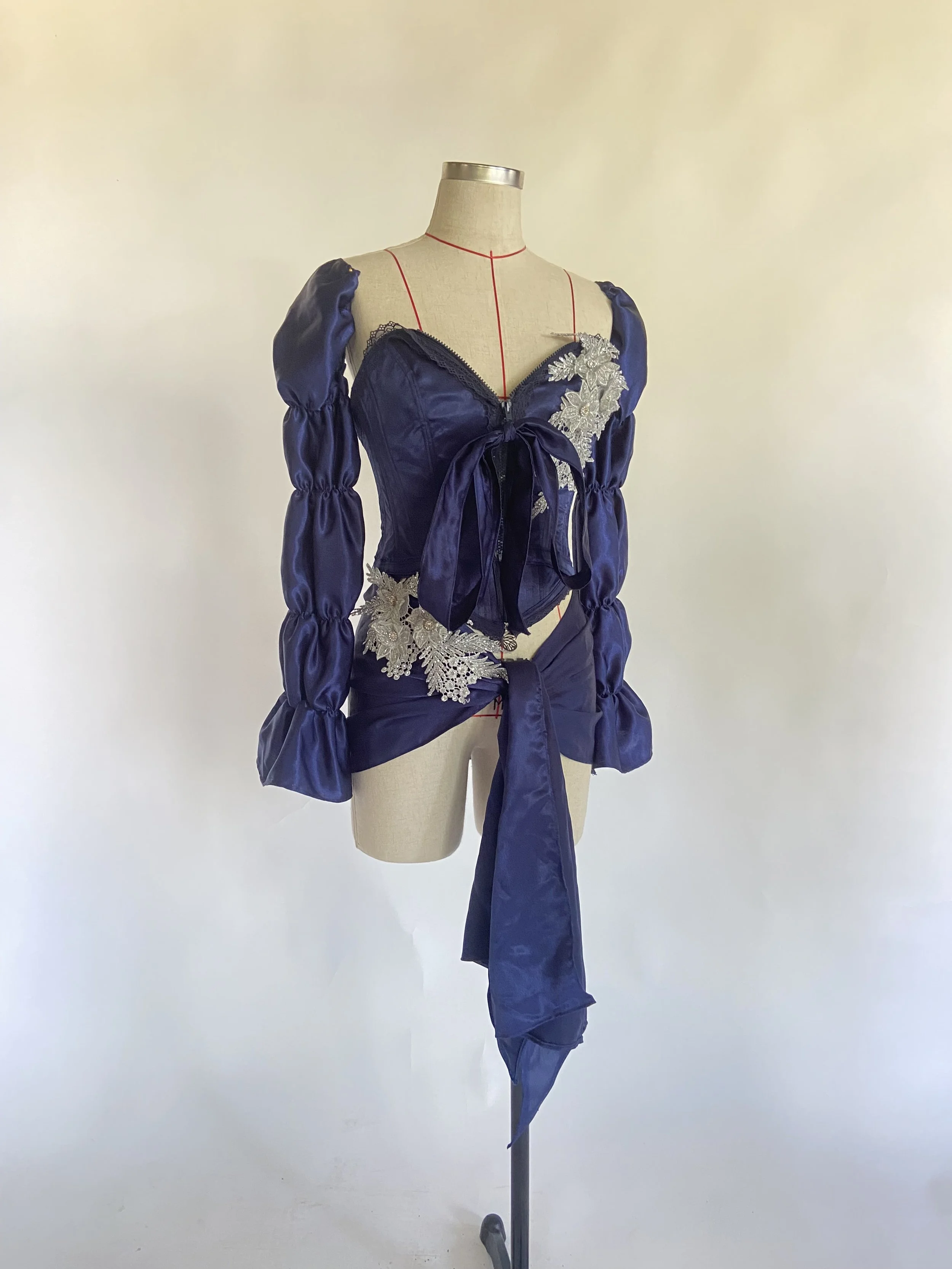 Dark blue burlesque corset and sleeves for Lala Dangereuse 
Shot by Williamfhenderson 