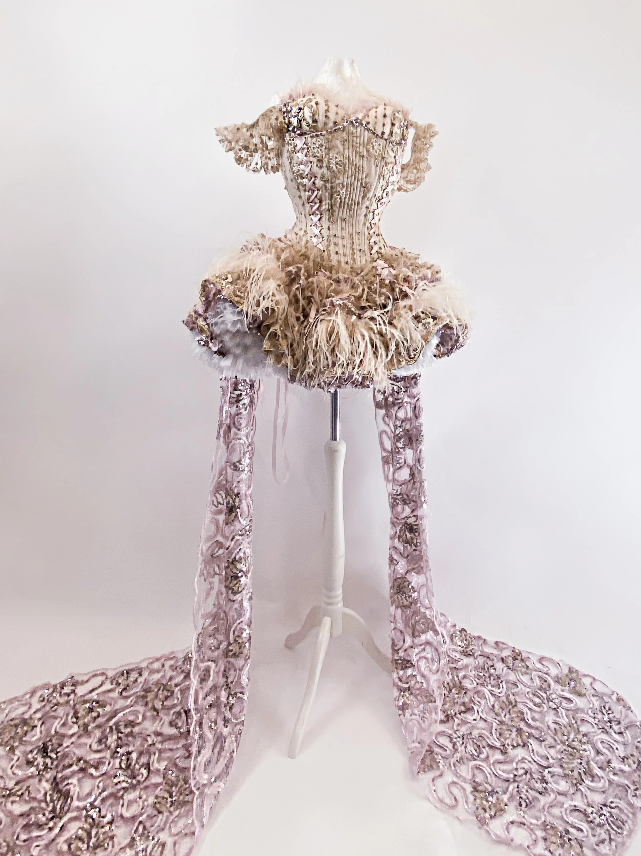 ‘The Showgirl’ burlesque ballerina wfh hourglass for Poise dance.
Shot by Williamfhenderson.
Retouches by Naomi Rush.