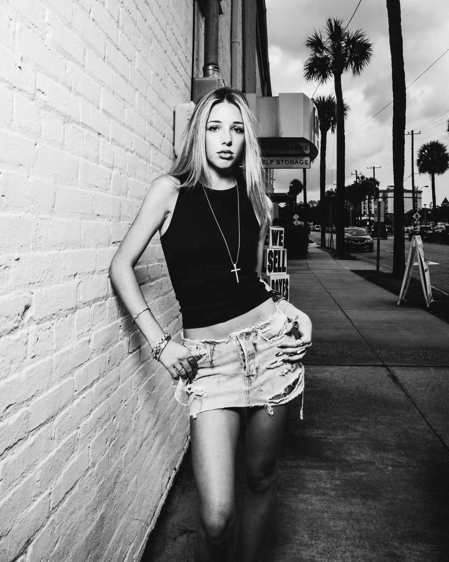 photographer- @maxschmitzstudio 
models- @liya.capone @cat.h3rry