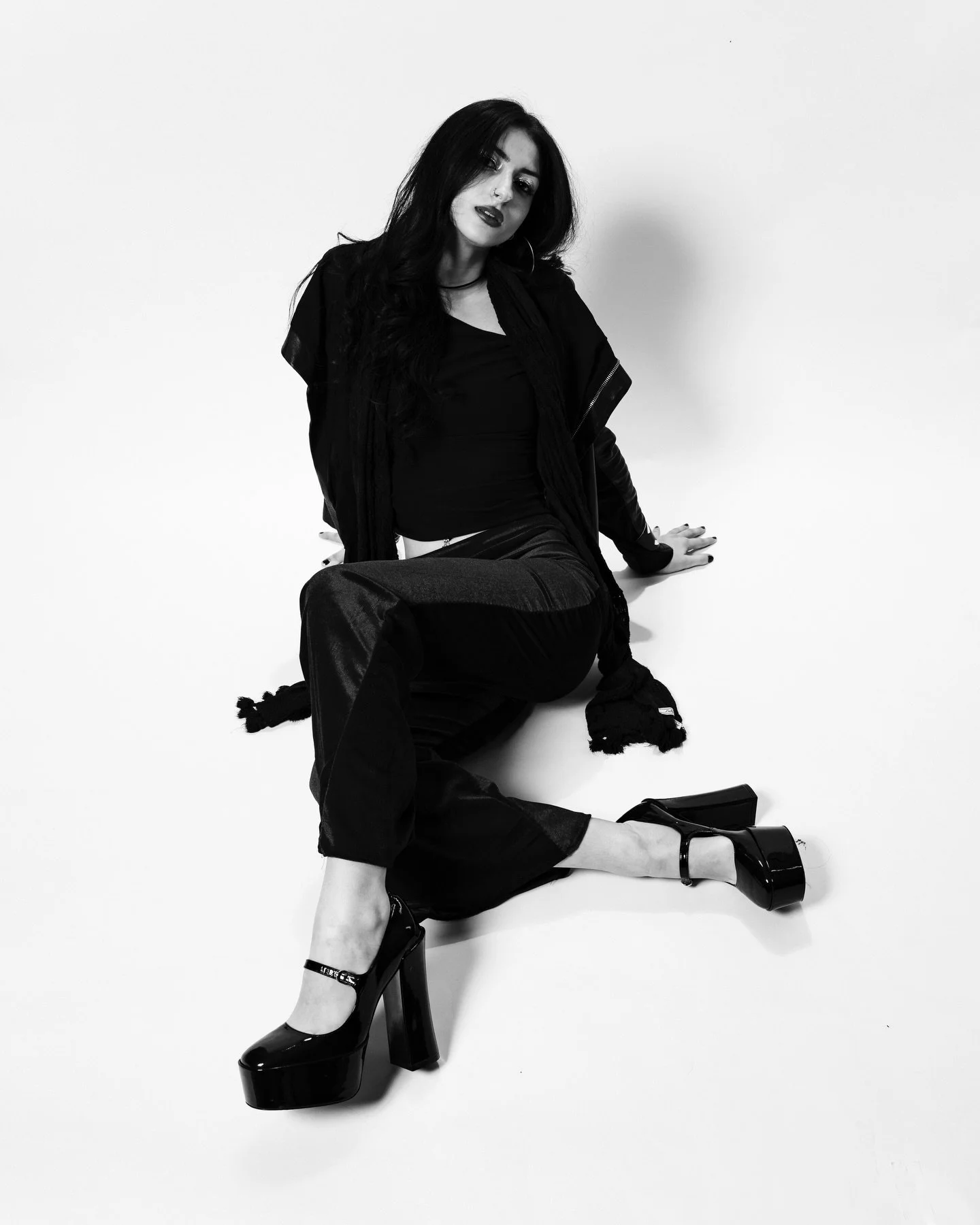 photographer- @maxschmitzstudio 
model- @ariannakarwoskii 
designed and styled by me