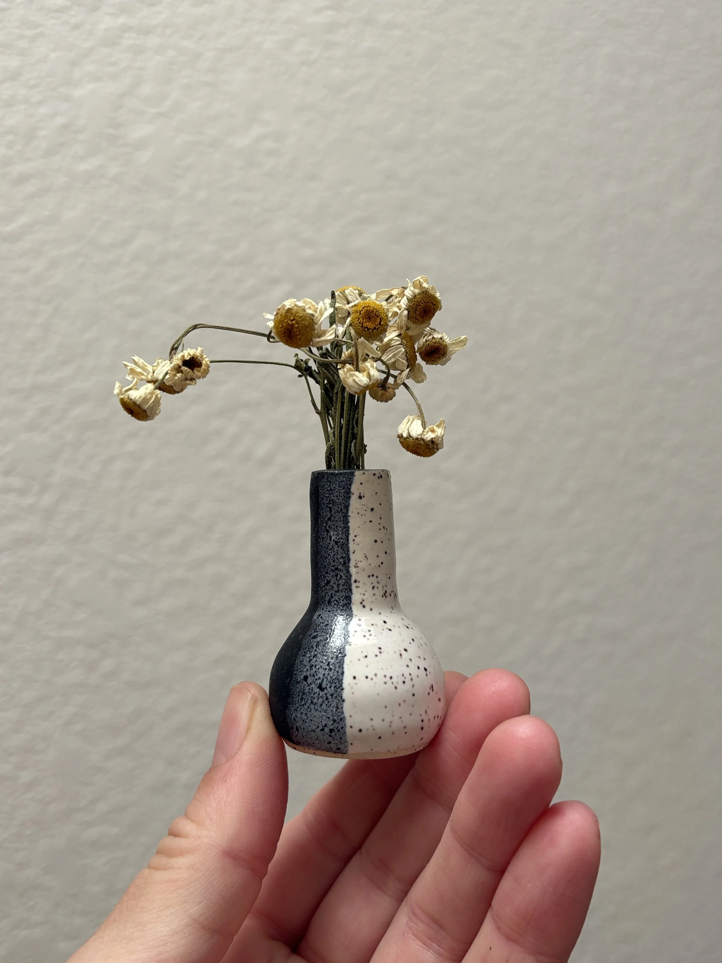 Mini Vase Magnet
