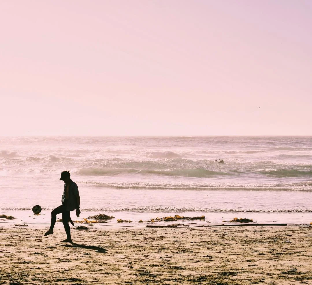 Beer in hand, just kickin it... 🌊🍻 || 📷 @dropphammerz —————————————————————–——
#goexplore #adventure #d