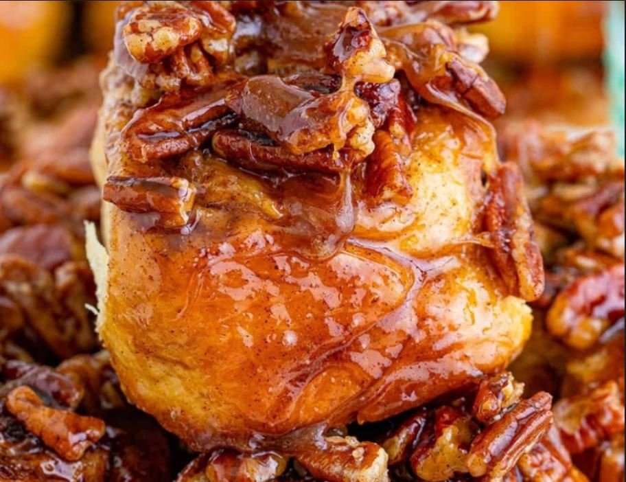 Sticky Pecan Rolls 4 ct