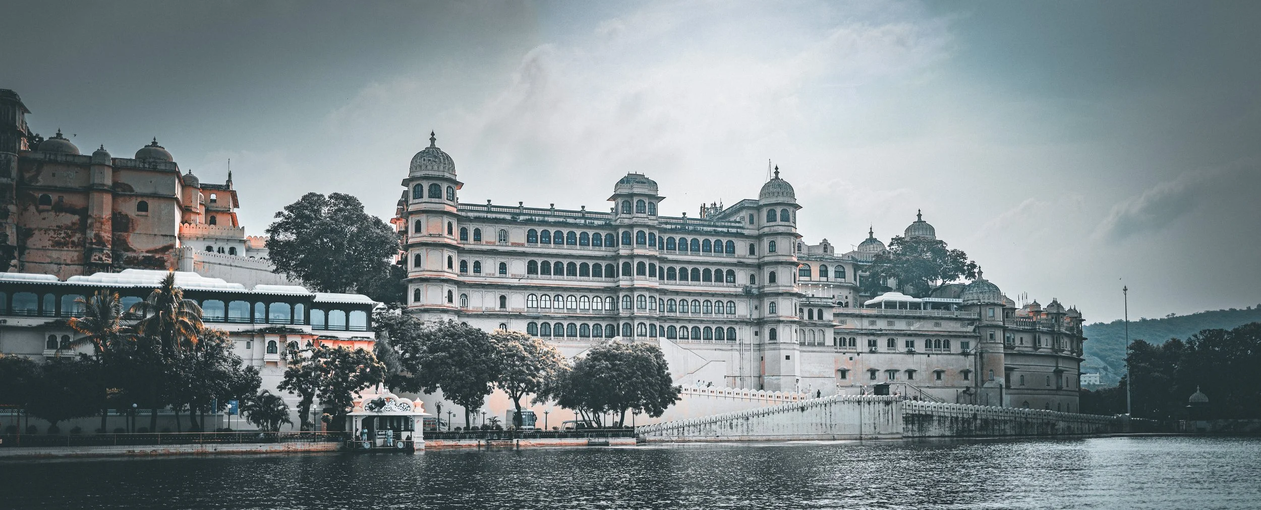 The Lake Serenity - In the heart of Rajasthan, Udaipur’s calm waters mirror its palaces and hills—where the city’s soul drifts softly between reflection and timeless grace. Shot by Leica Q3
SUMMILUX 1:1.7/28 ASPH | Sept,2024