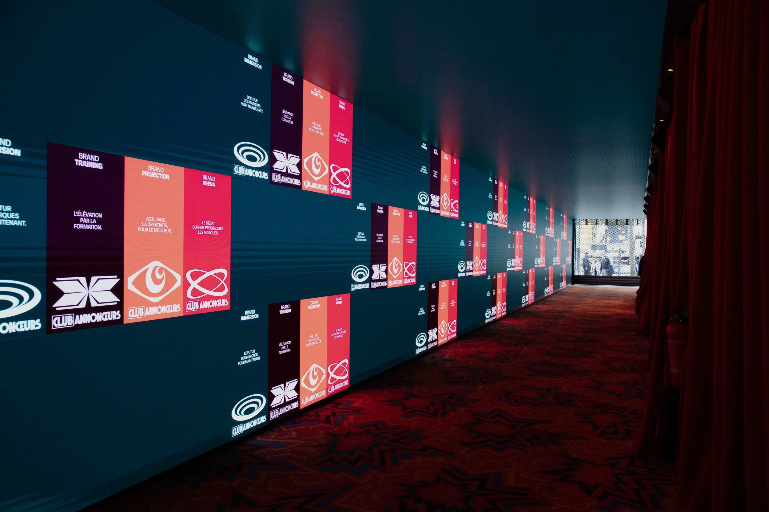 Animation couloir digital_offres signatures Club Annonceurs_Brand Immersion 10_Club Annonceurs