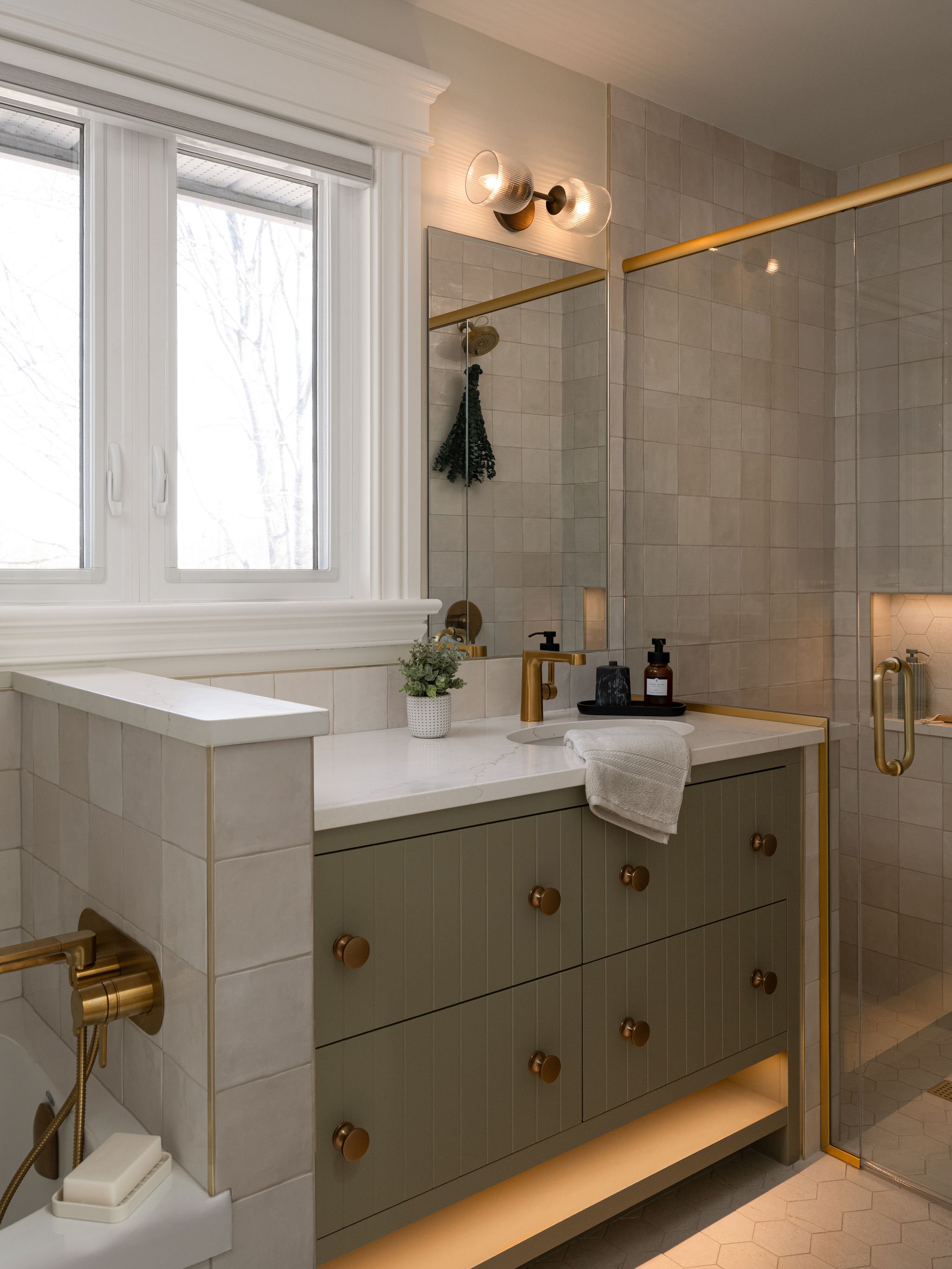 Timeless Brass Ensuite Bathroom_1.jpg
