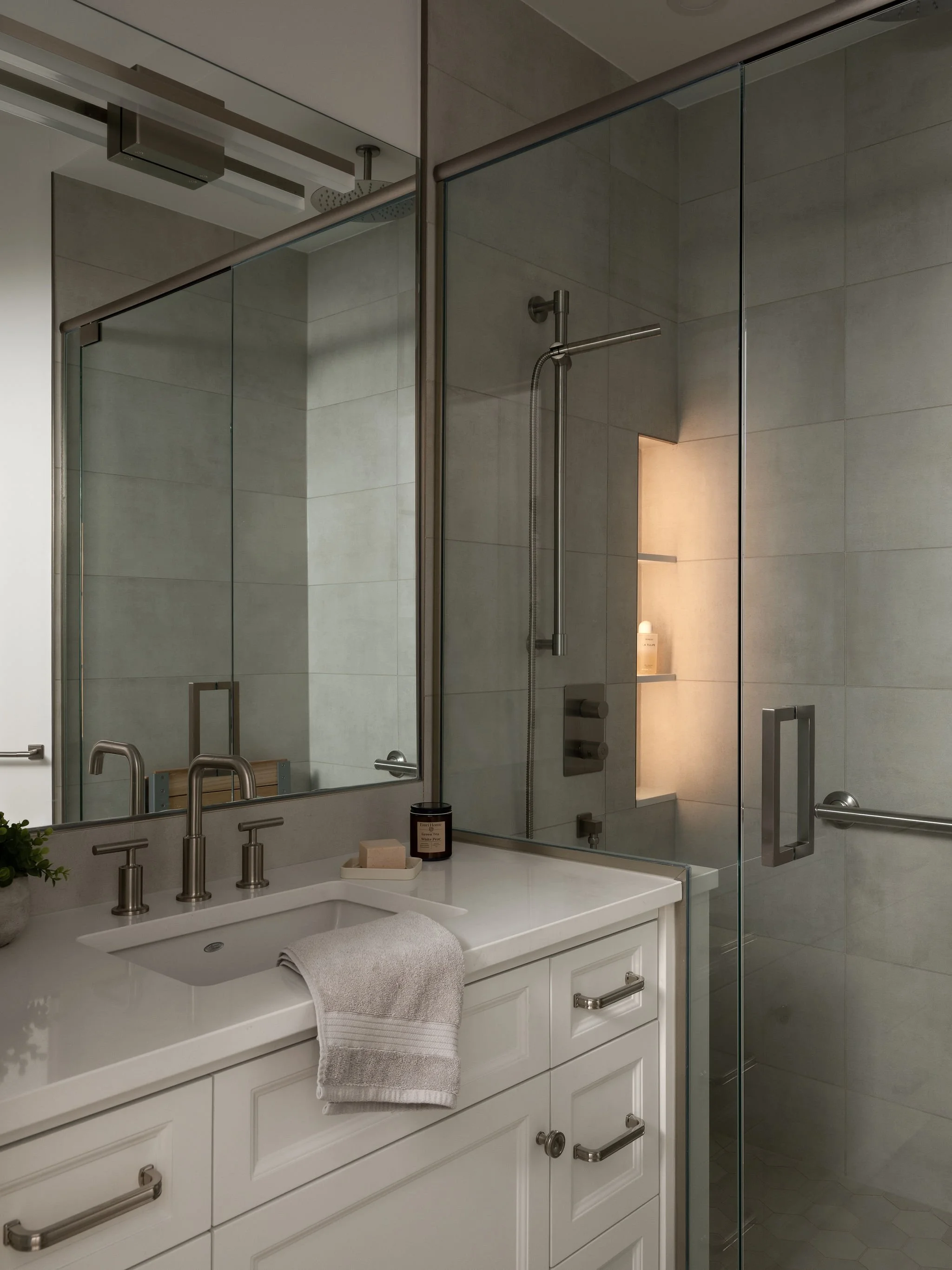 Modern Accessible Bathroom_2025_1.jpg