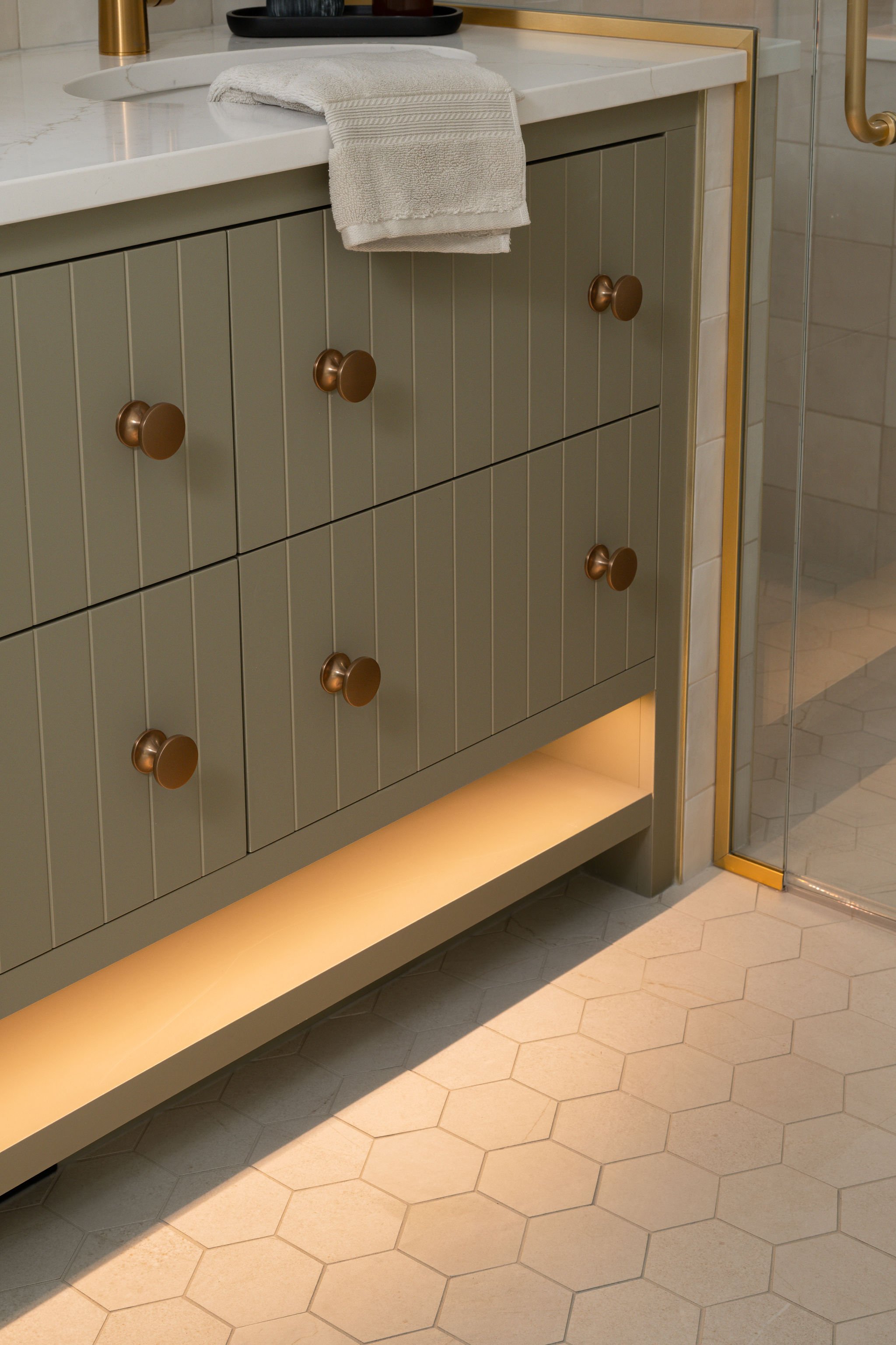 Timeless Brass Ensuite Bathroom_2.jpg