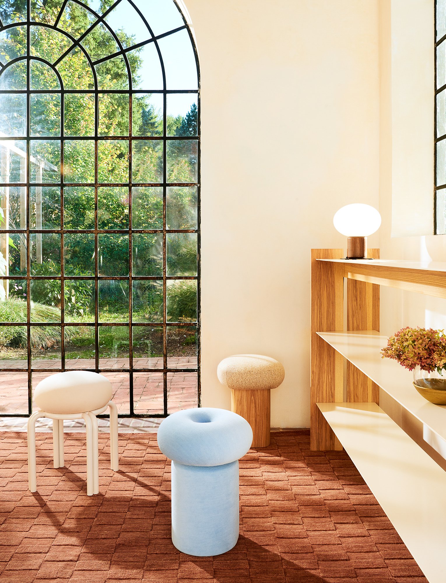 Souffle Stools and Tract Shelf - Situ 1 - Ourse.jpg