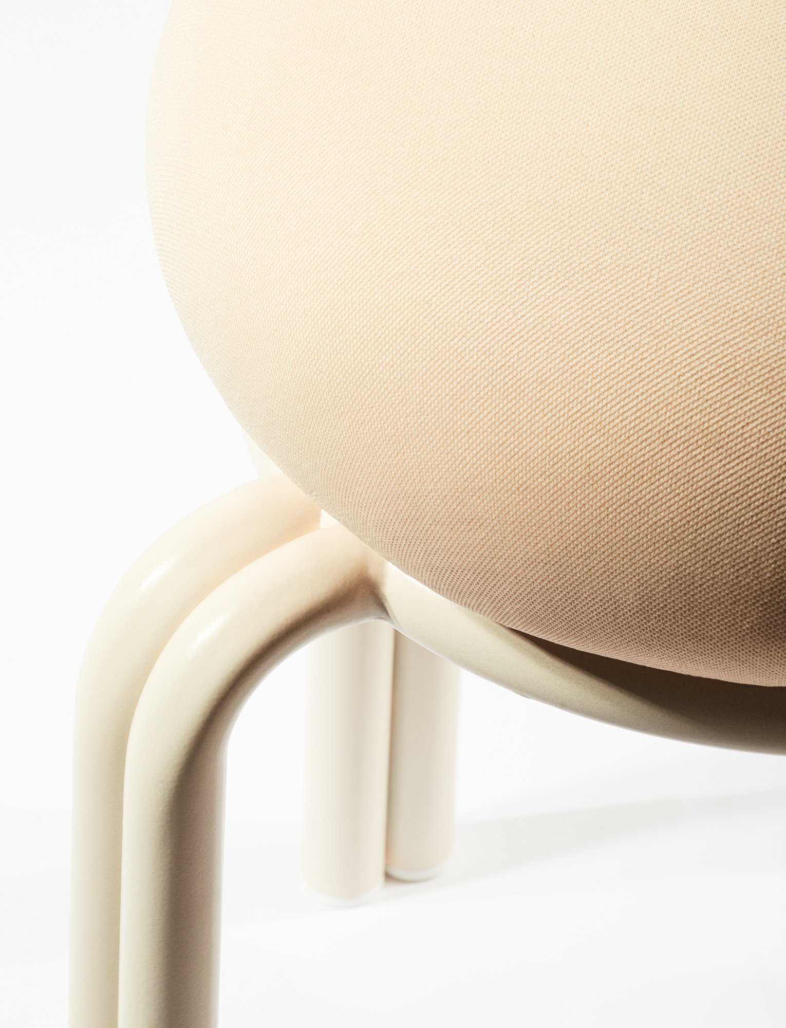 Souffle Stool Metal — Detail Shot 1 - Ourse-2.jpg