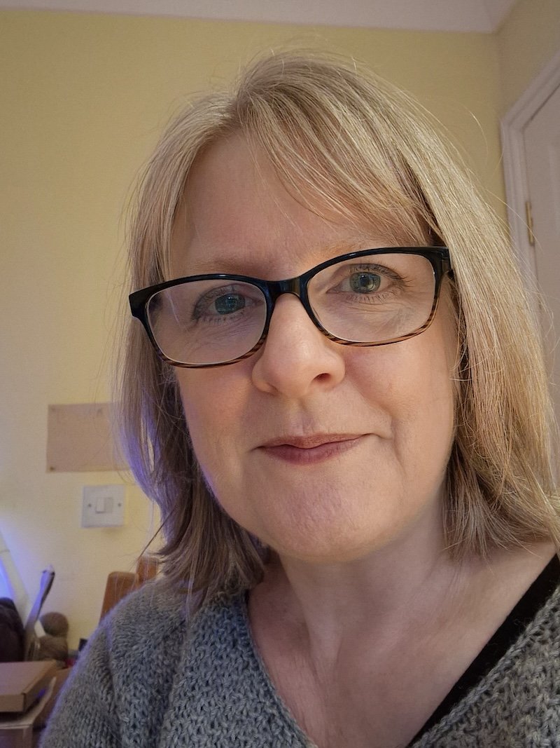 lynda thompson qualitative consultant and facilitator headshot