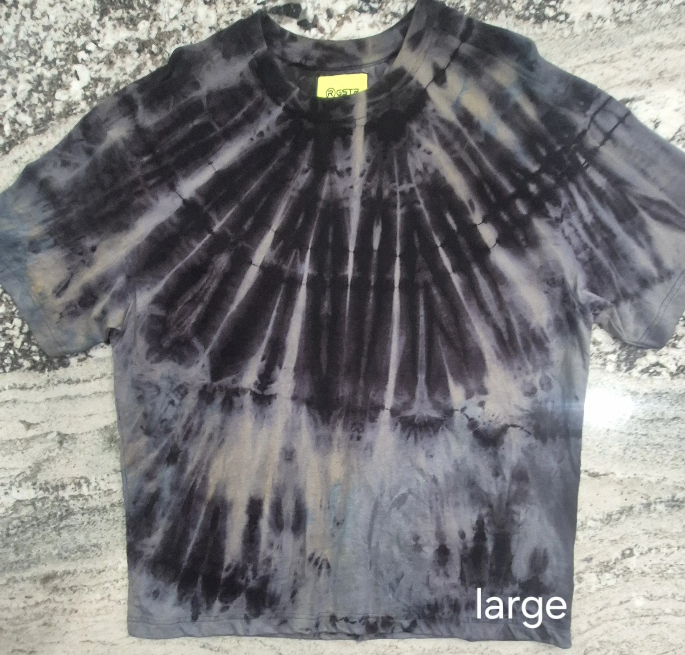 1 of 1 TIDE DYE T-SHIRT LARGE