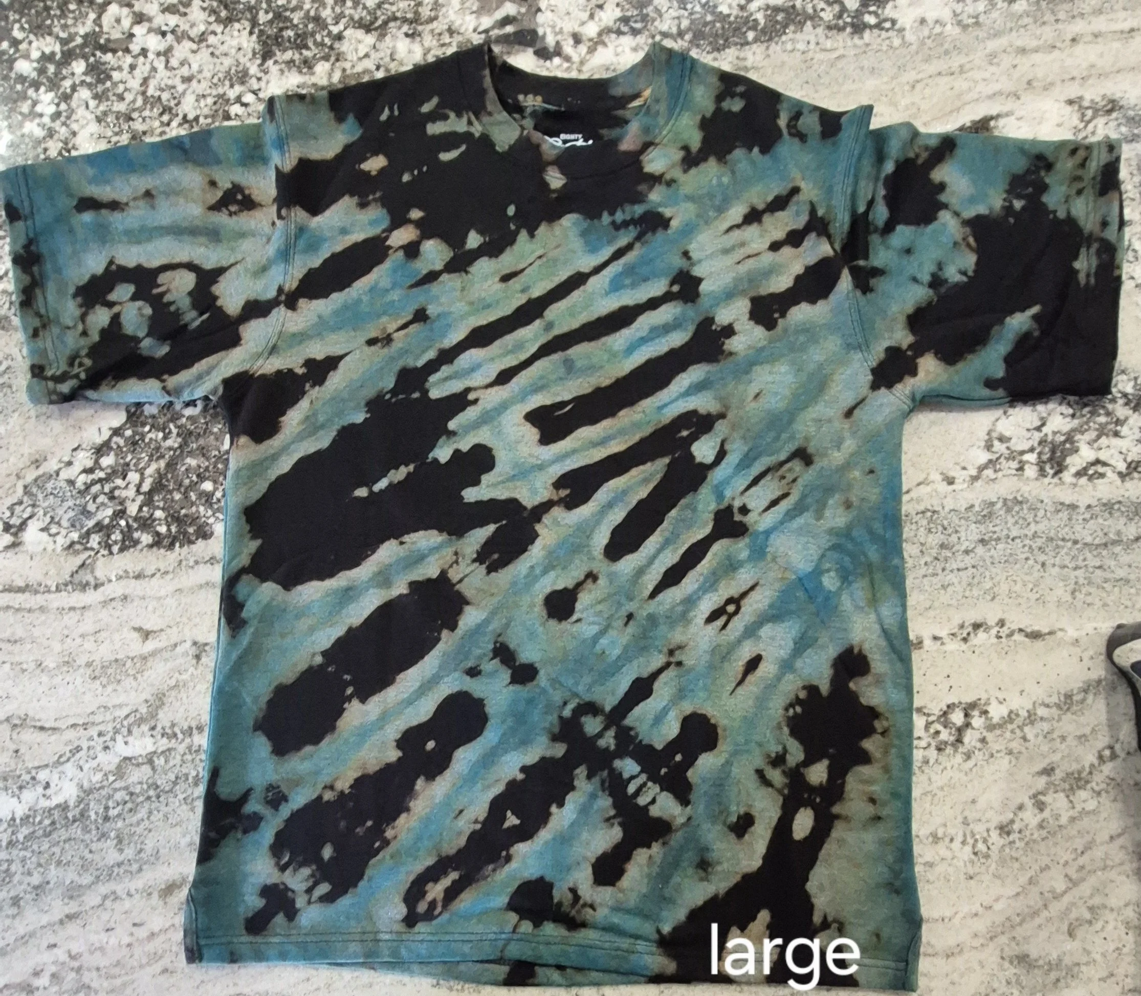 1 of 1 TIDE DYE T-SHIRT LARGE