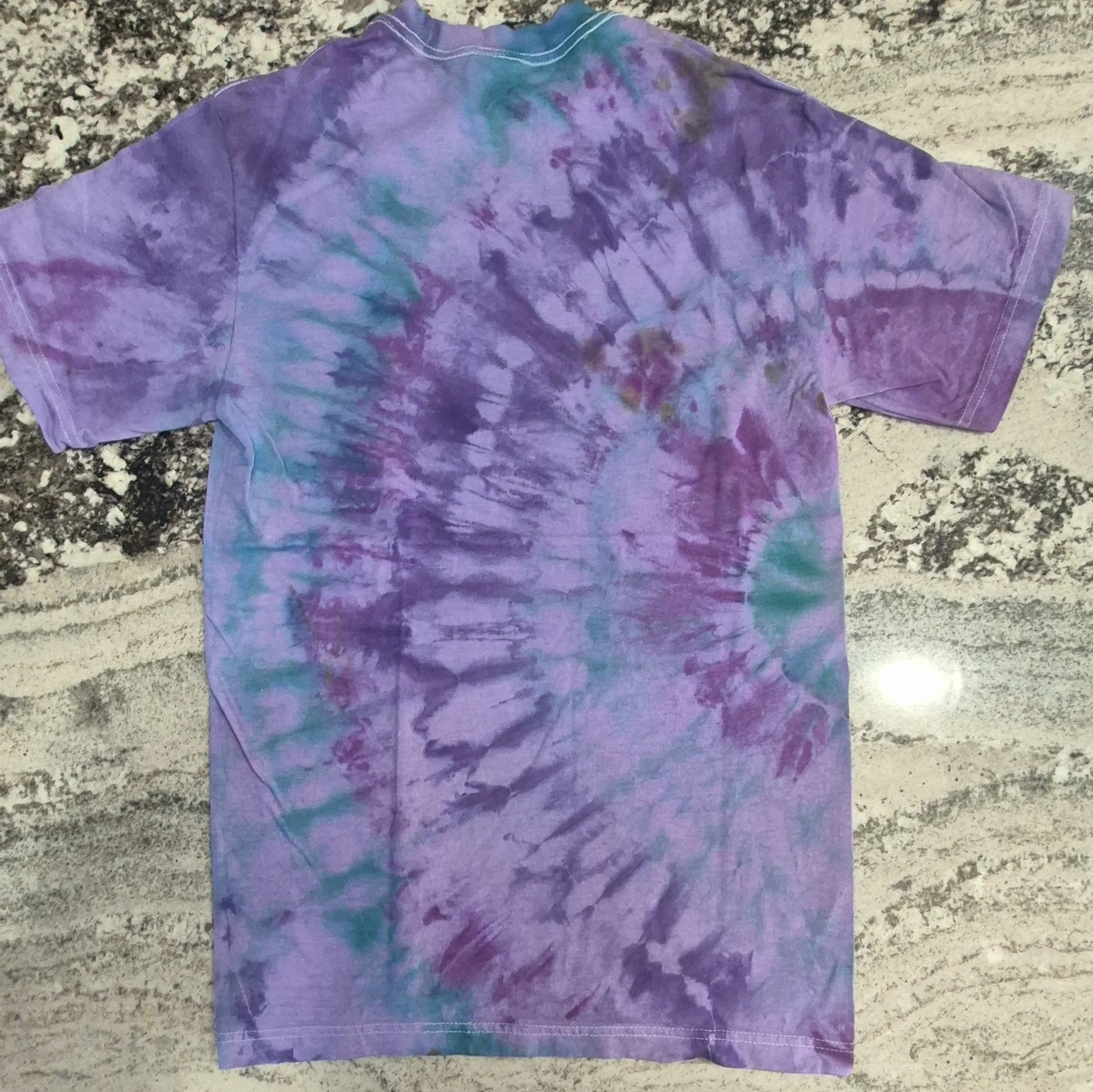 1 of 1 TIDE DYE HEAVY T-SHIRT MED.
