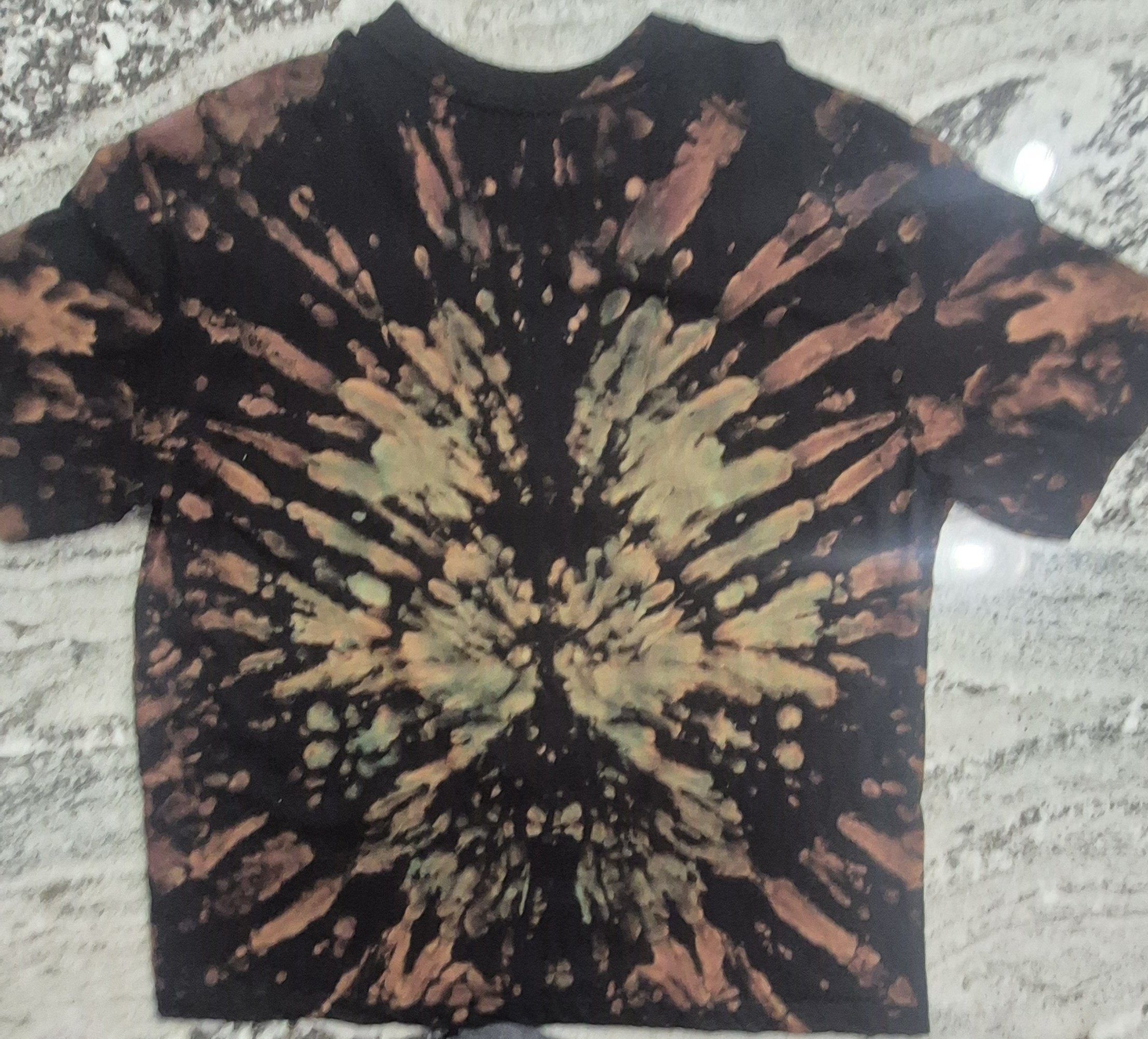 1 of 1 TIDE DYE T-SHIRT LARGE