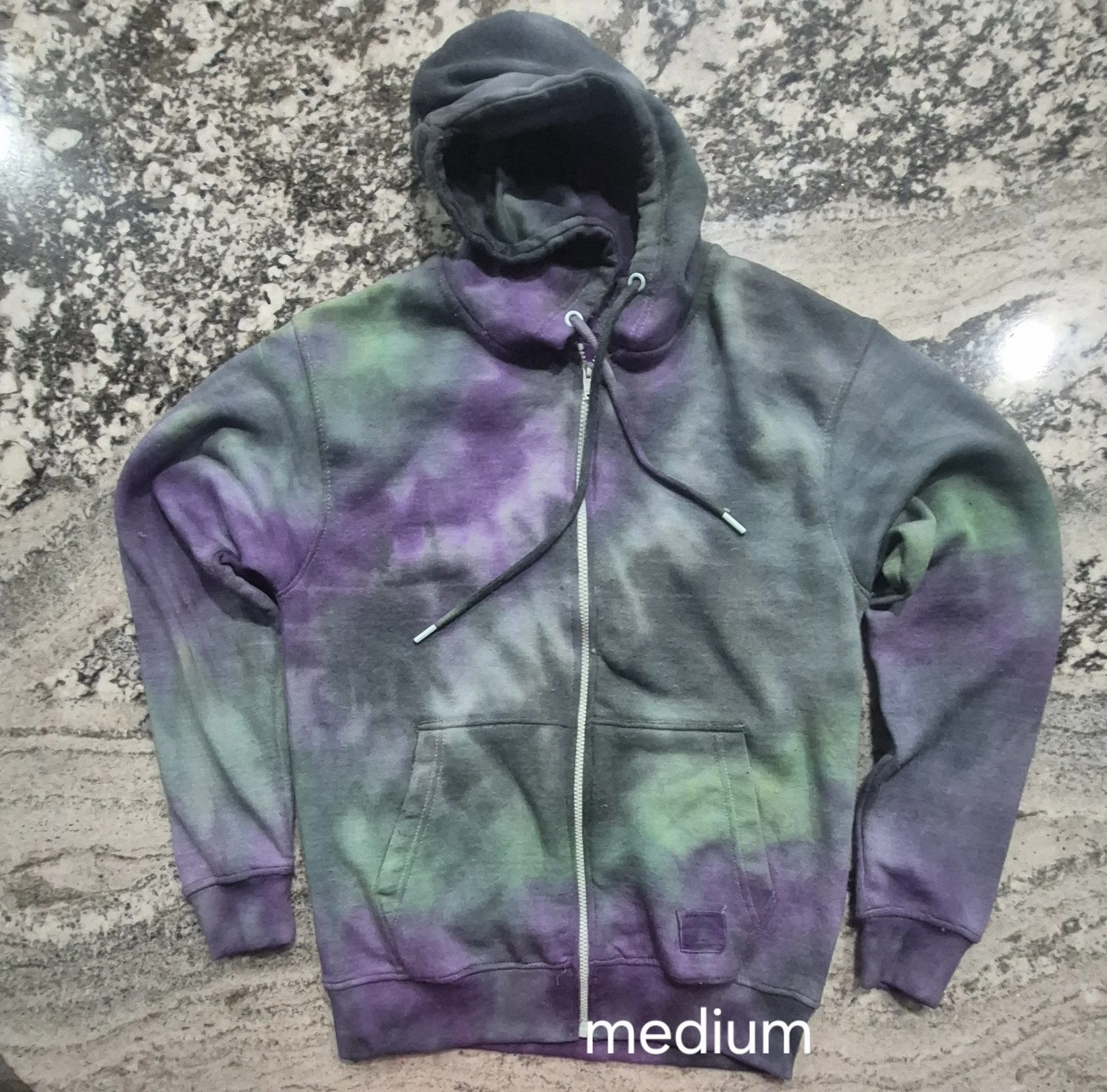 1 of 1 TIDE DYE HOODIE MED.