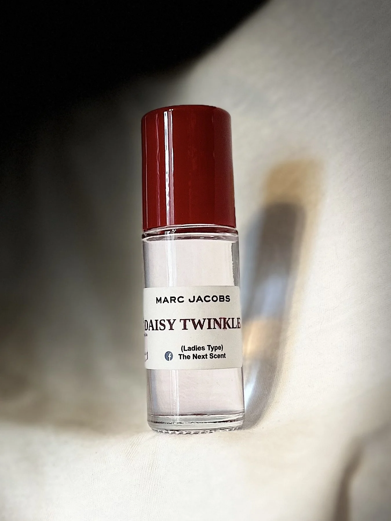 Marc Jacobs: Daisy Twinkle (L) Type