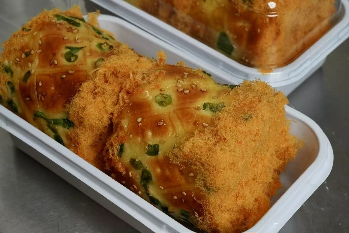 香葱肉松面包Signature Scallion Meat Floss Roll