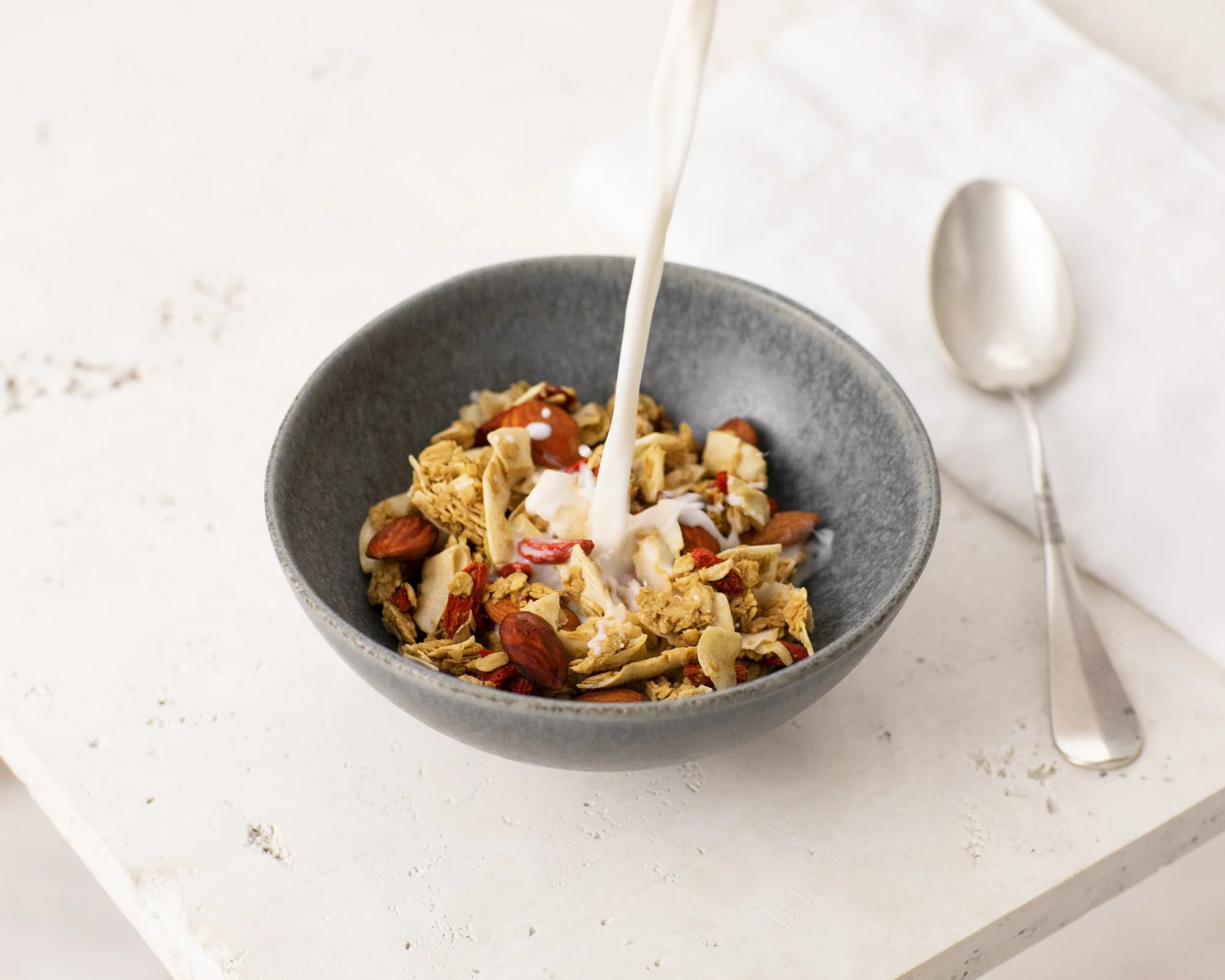 0_1_12_PDP_3_GRANOLA ALMOND GOJI_145.jpg