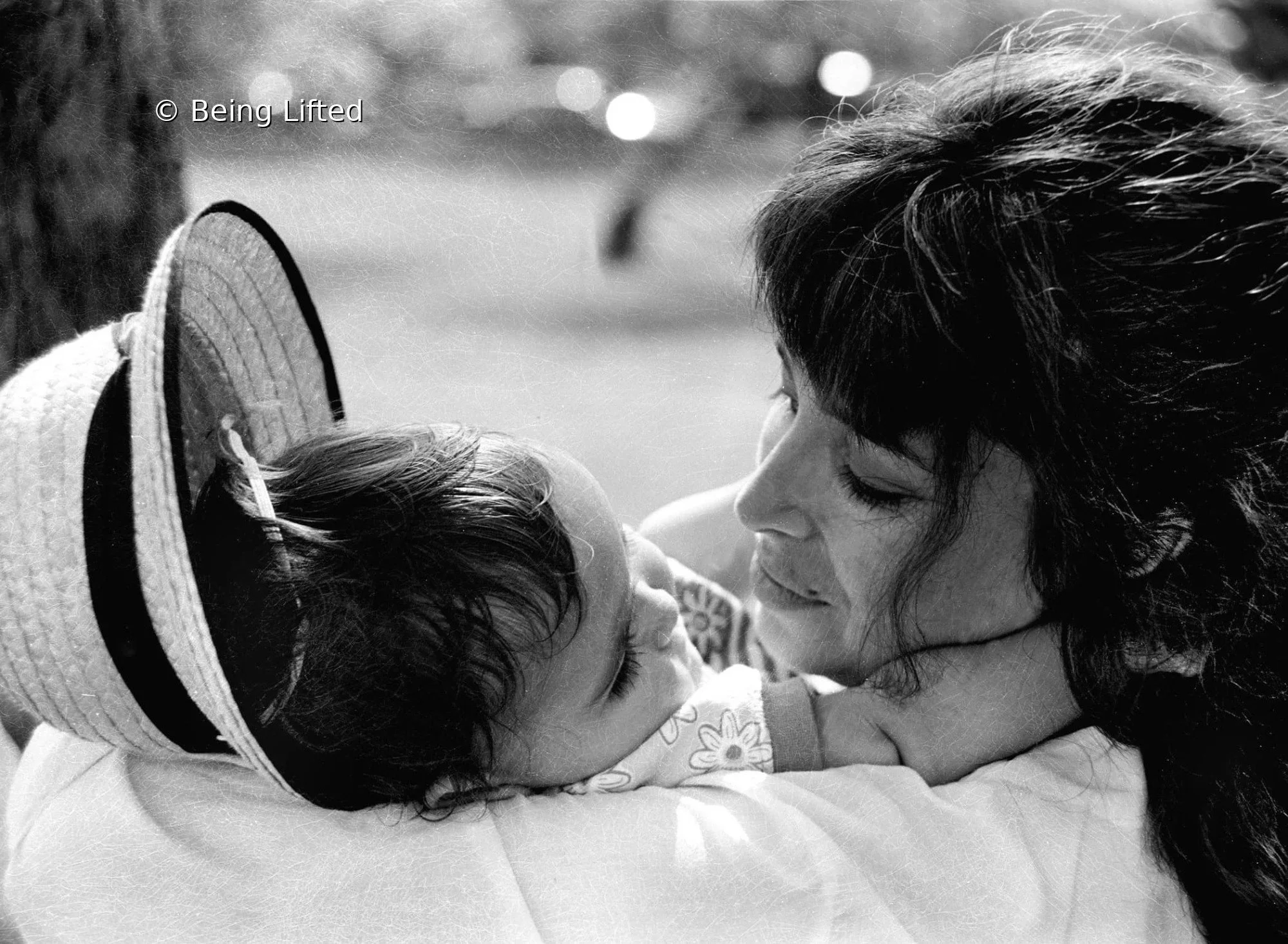 Mother finally strong enough to hold her newborn daughter after medical recovery