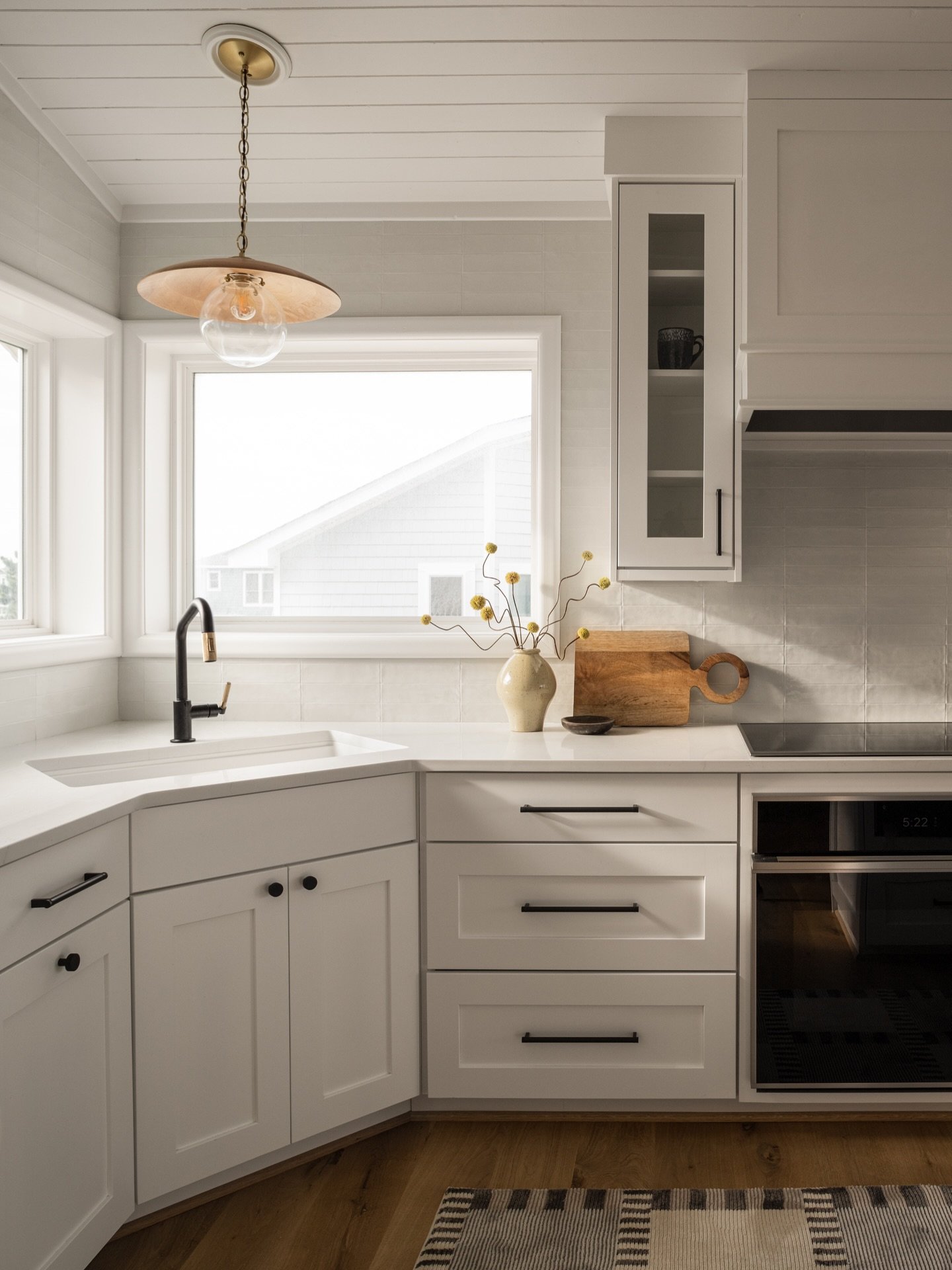 Evening light in a cozy kitchen
Interiors: @danielle__gearhart