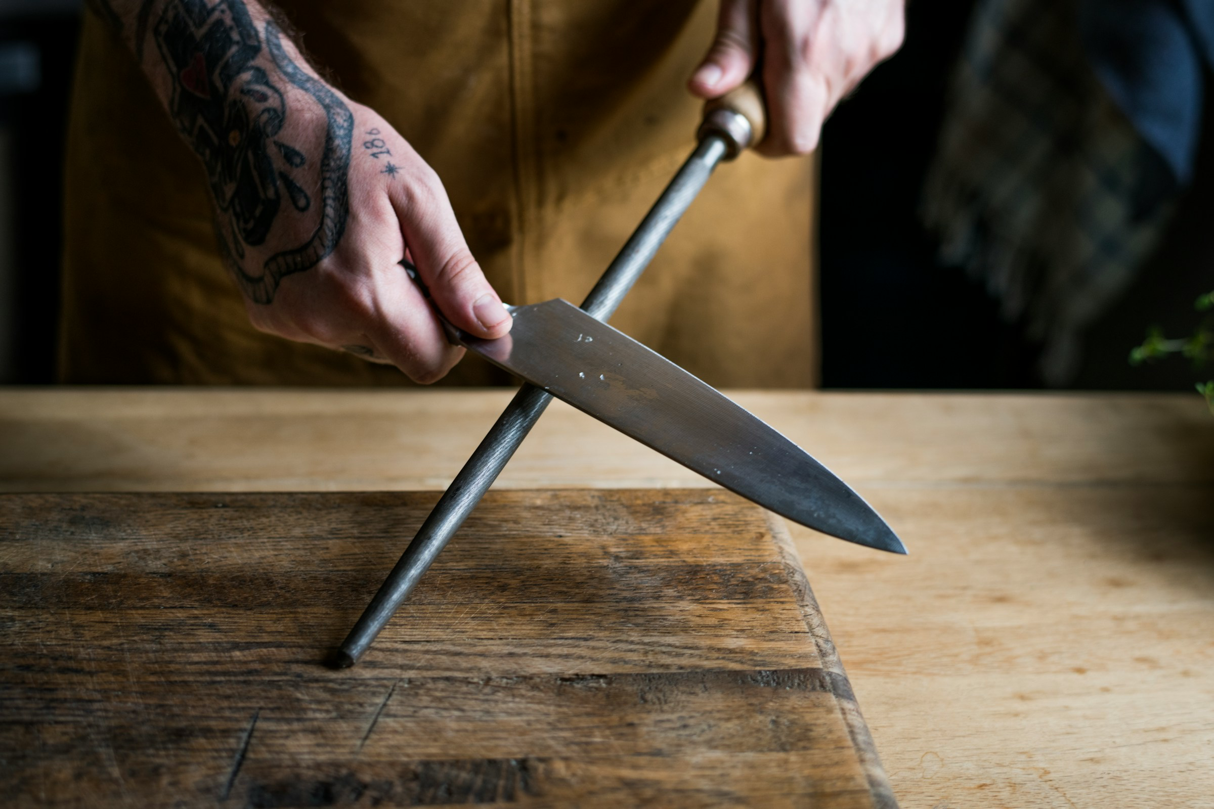 Honing vs Sharpening a Knife: What’s the Difference?