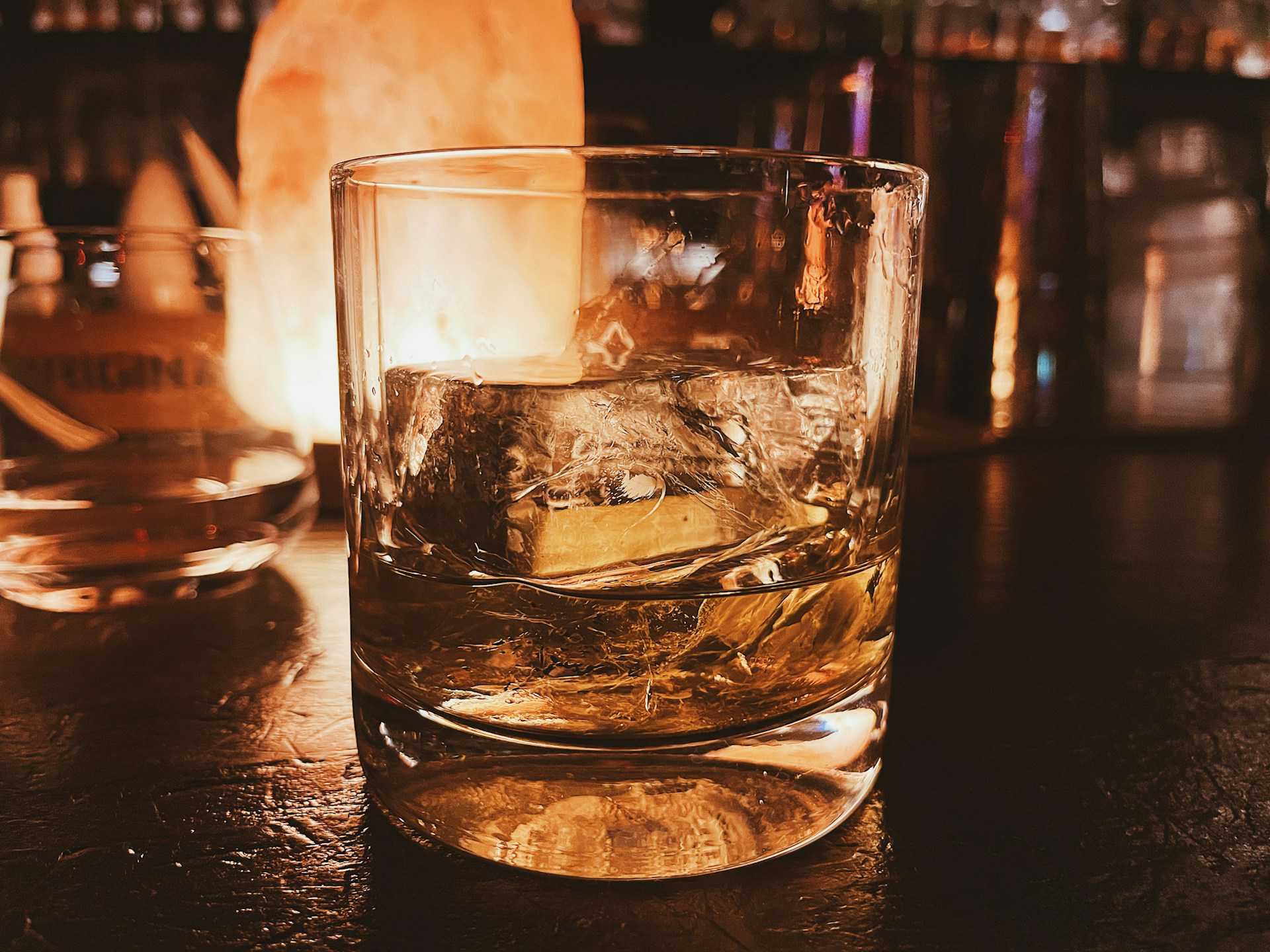 How Ice Shapes the Drink