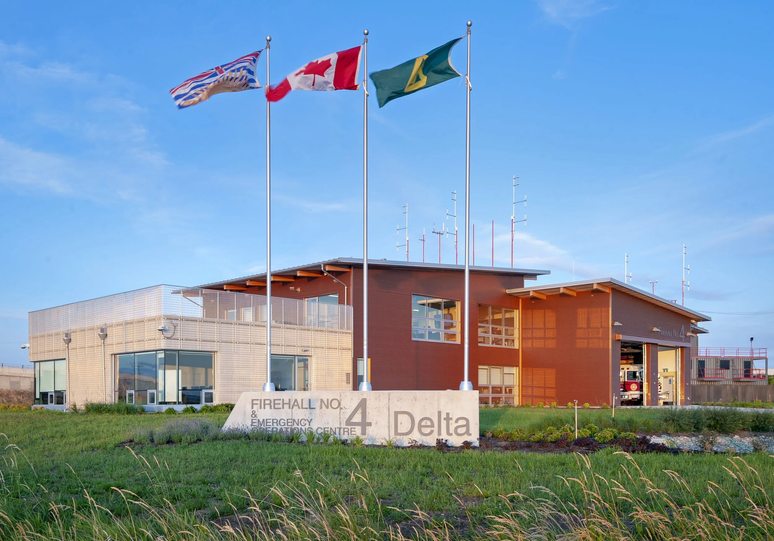 BOUNDARY BAY FIRE HALL NO.4 DELTA, BC
IMAGE CREDIT:
JOHNSTON DAVIDSON ARCHITECTURE (COURTESY OF UNITECH CONSTRUCTION MANAGEMENT)