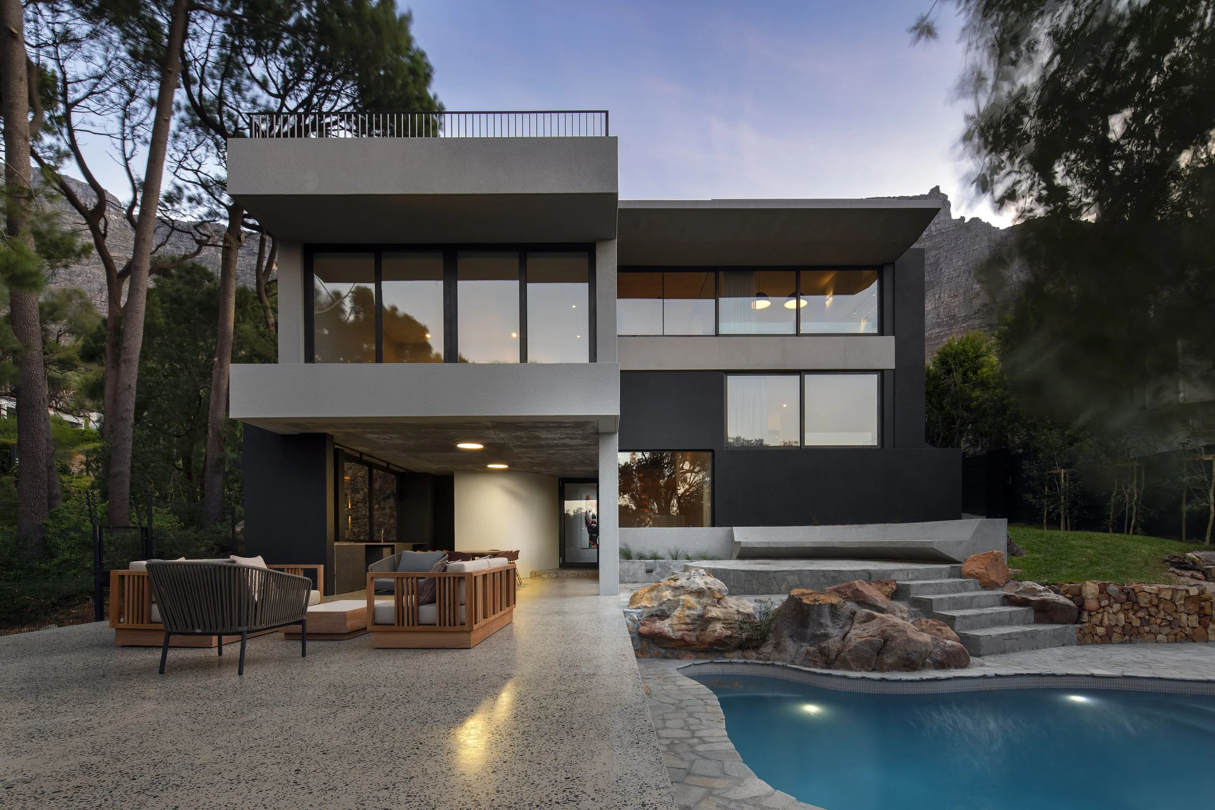 Greg Scott - Bridle Rd 004.jpg