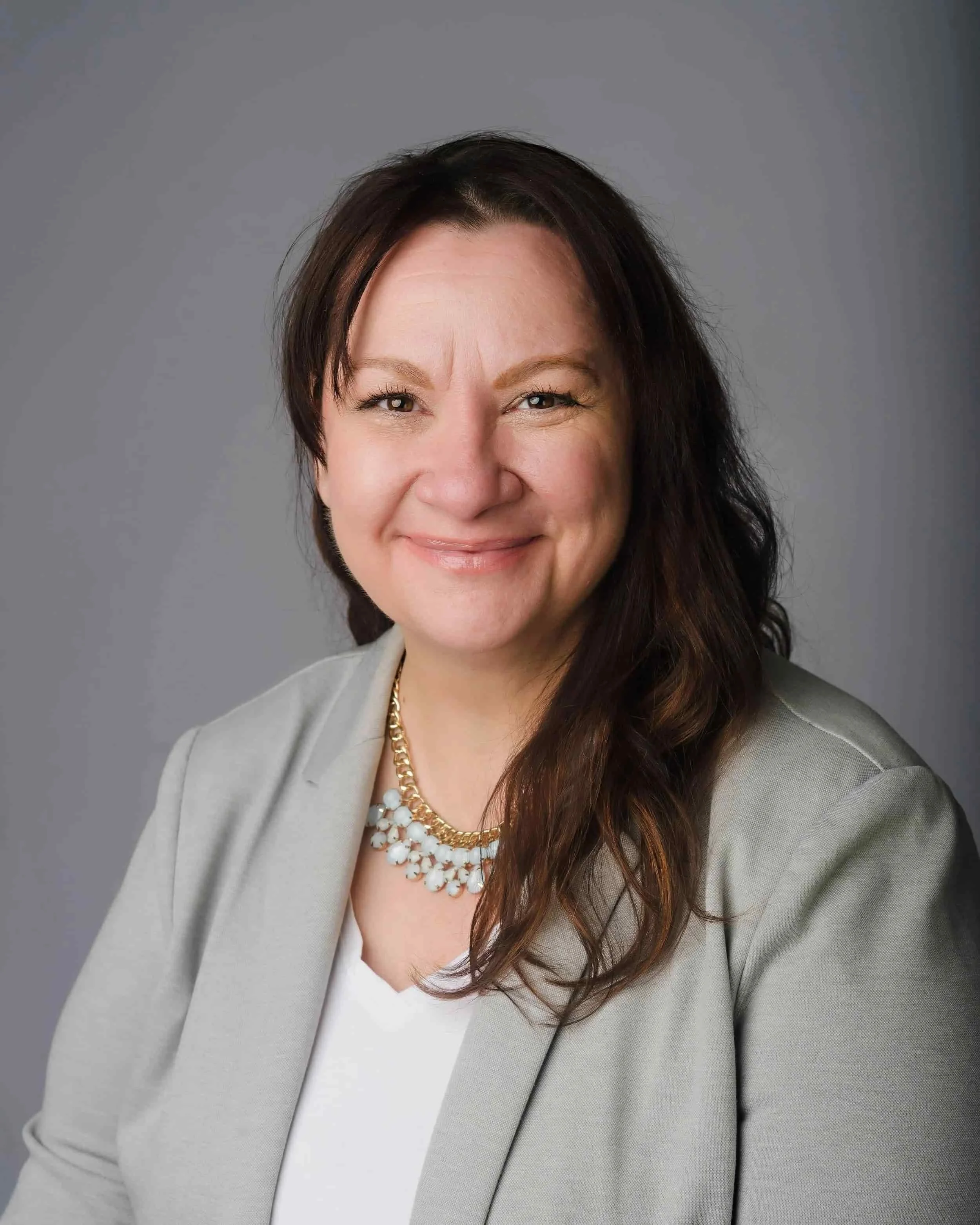 Therapist that specializes in treating trauma and relationship issues.