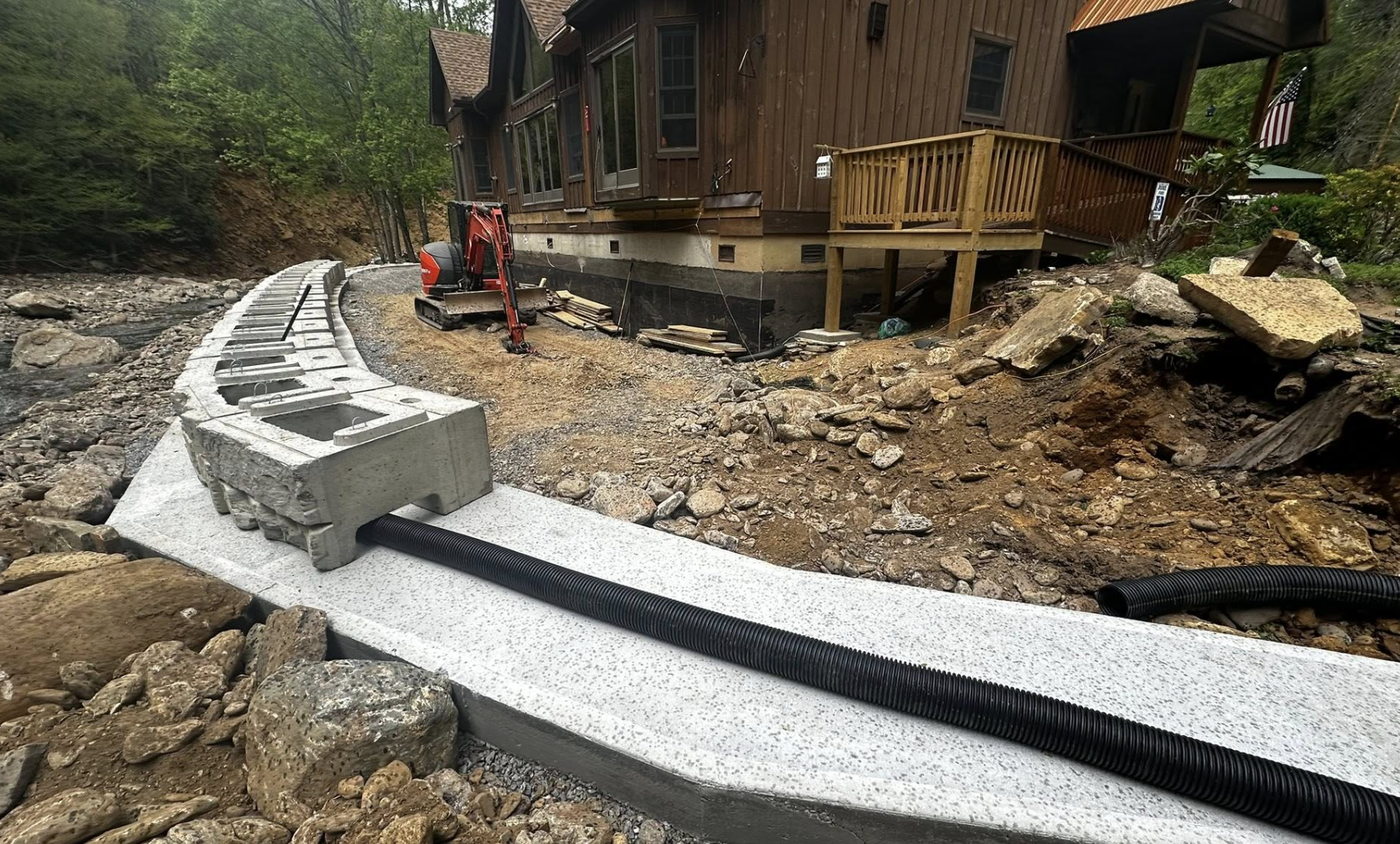 Earthworks, excavation, land clearing, grading, and septic services throughout Western North Carolina.