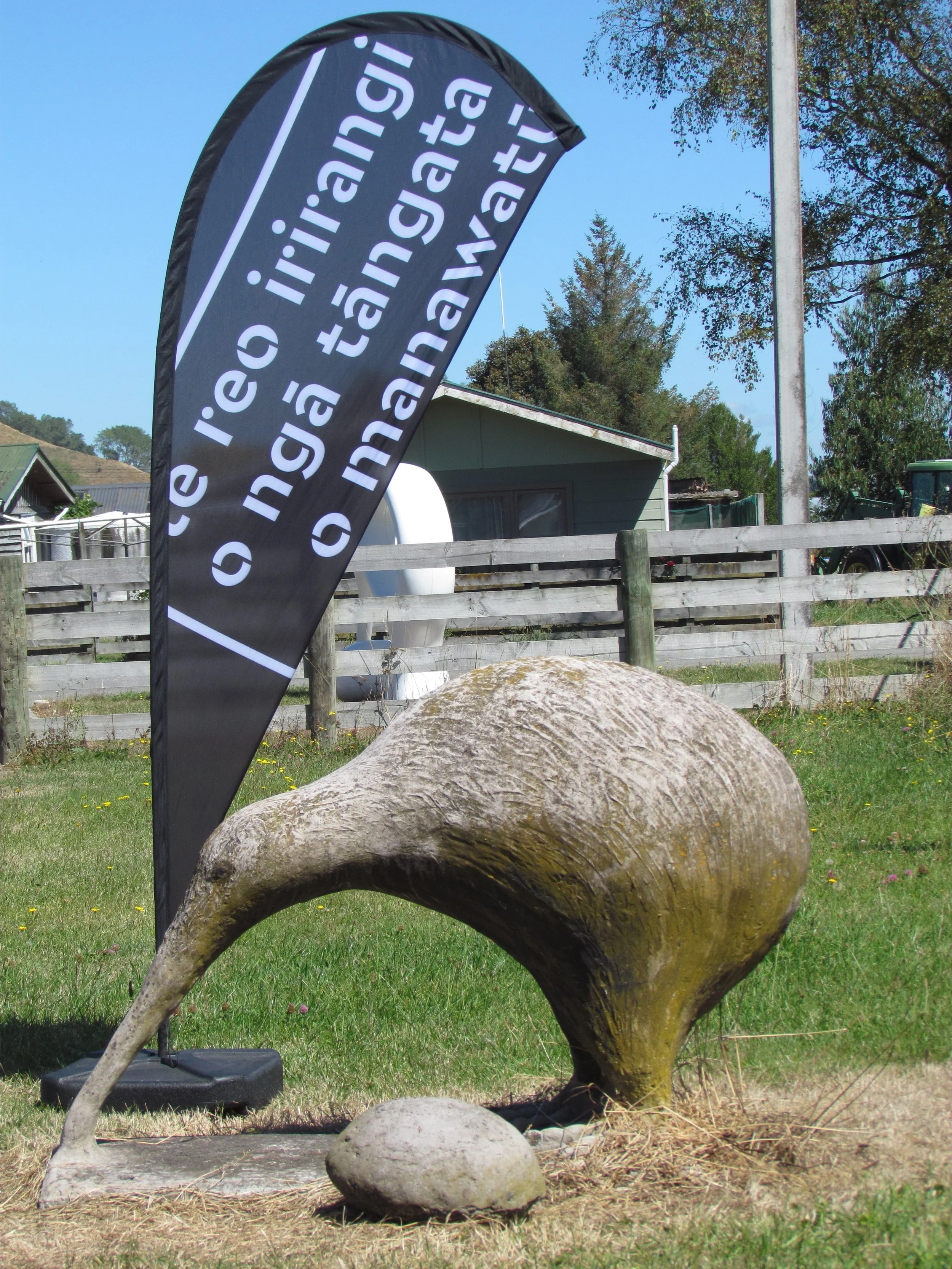 MPR is often out and about. The sculptures at Apiti Tavern were begging to be photographed during our Manawatū Sounds of Summer series.