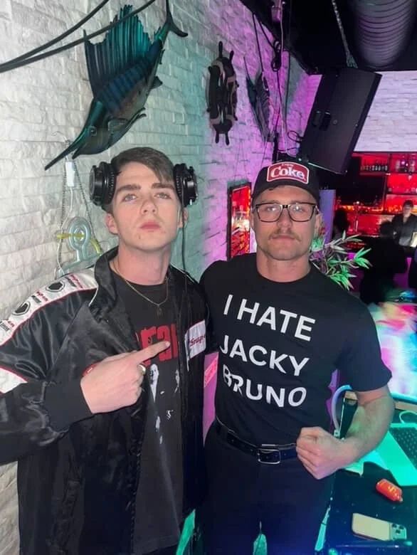 my flag is at full staff #larp 

@fridaybeersnau