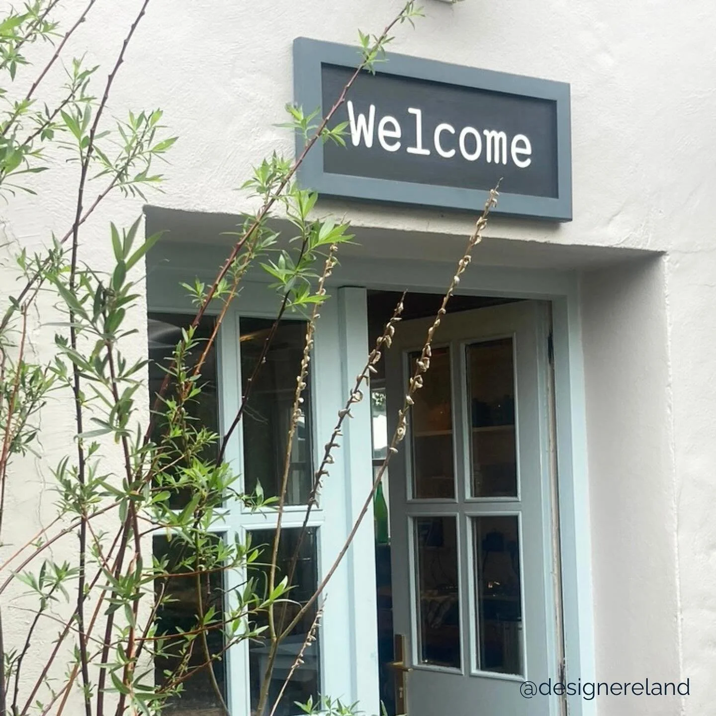 A &ldquo;Welcome&rdquo;-, and &ldquo;Waterstation&rdquo;- Sign for the Burren Perfumery 🌸🪴💧 #BurrenPerfumery #NatureLovers #StayHydrated #WelcomeSigns