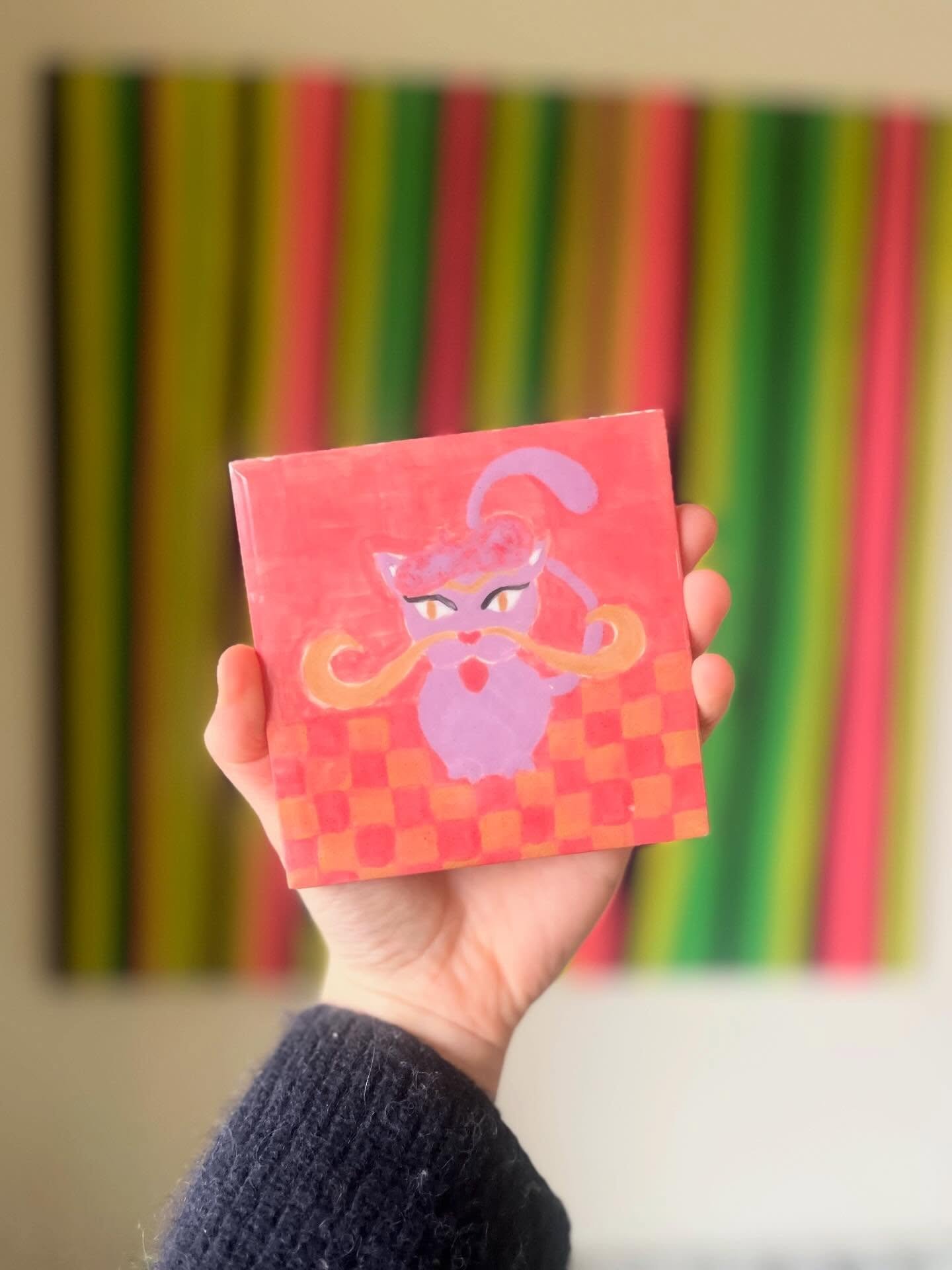 🥹🌼😍 &hellip; collected the other day the tile I made at a pottery painting @potadoirstudios in January &hellip;. looooove it 😍🐱