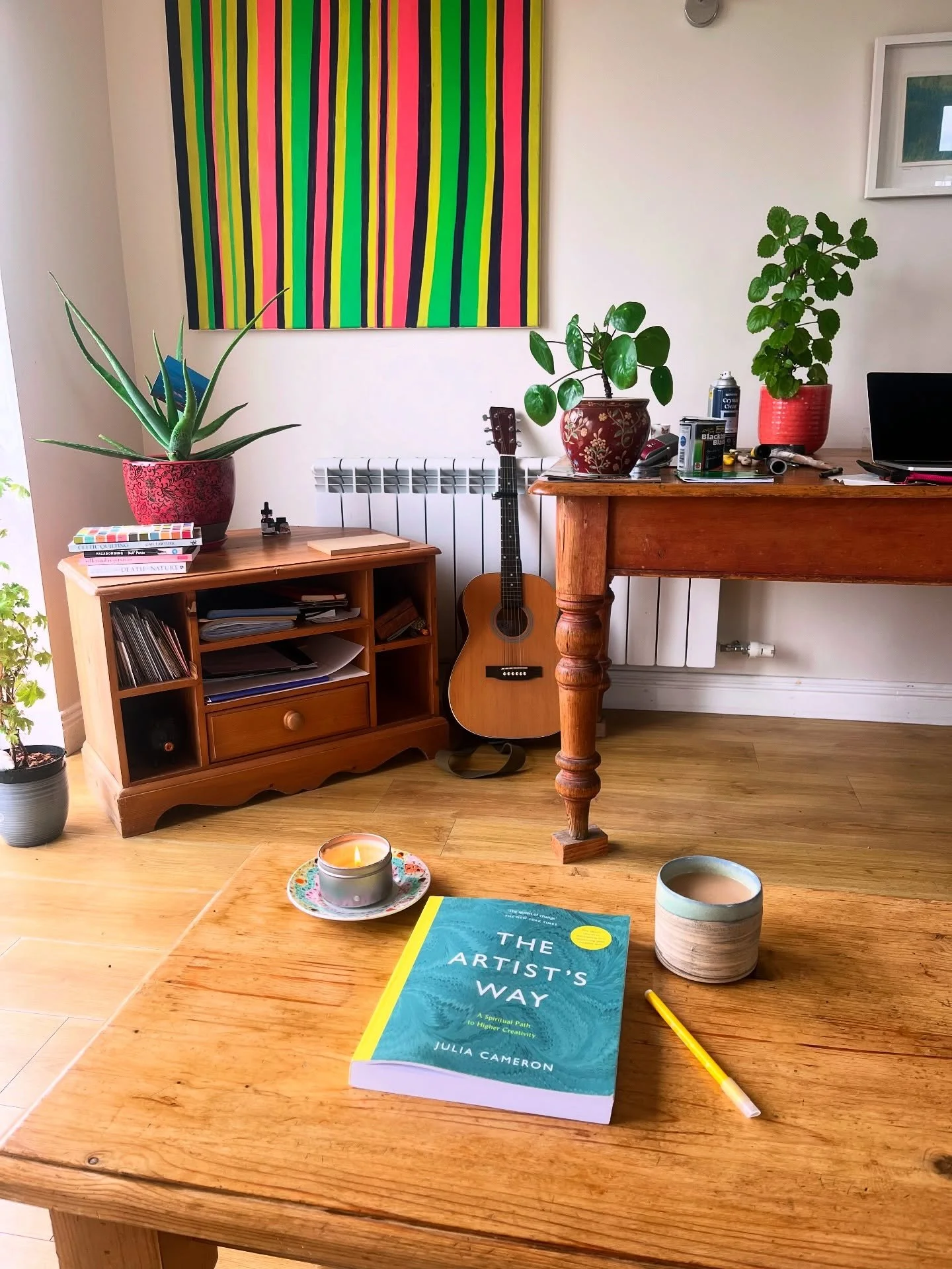 Finally reading 📖 &ldquo;The Artist&rsquo;s Way&rdquo; by Julia Cameron &hellip; A spiritual Path to Higher Creativity. ✨ 

Has anyone read it? What&rsquo;s your take? how did you like it? 

#theartistsway #juliacamerontheartistsway #juliacameron