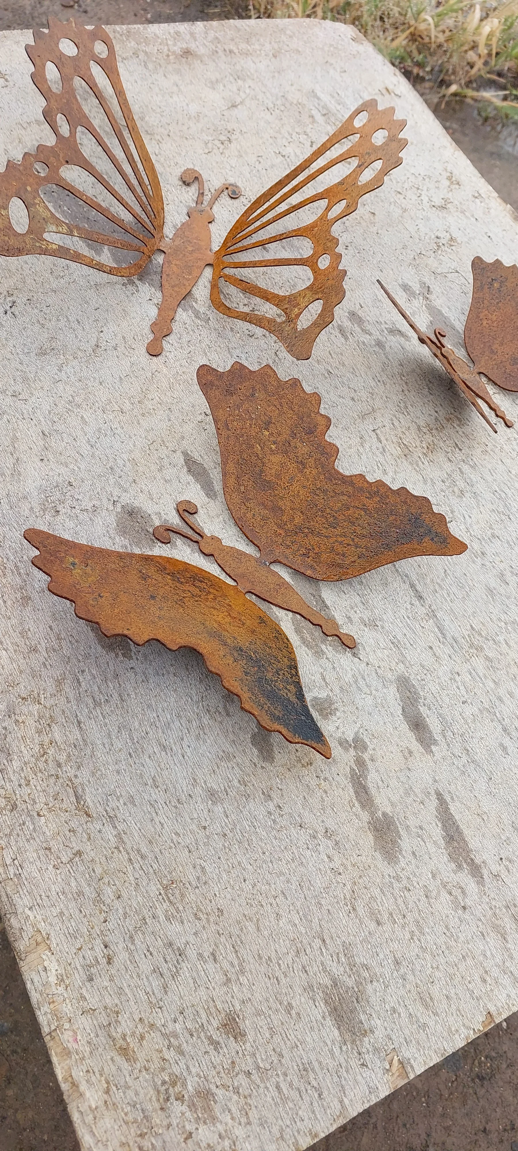 Butterflies metal wall art1.jpg