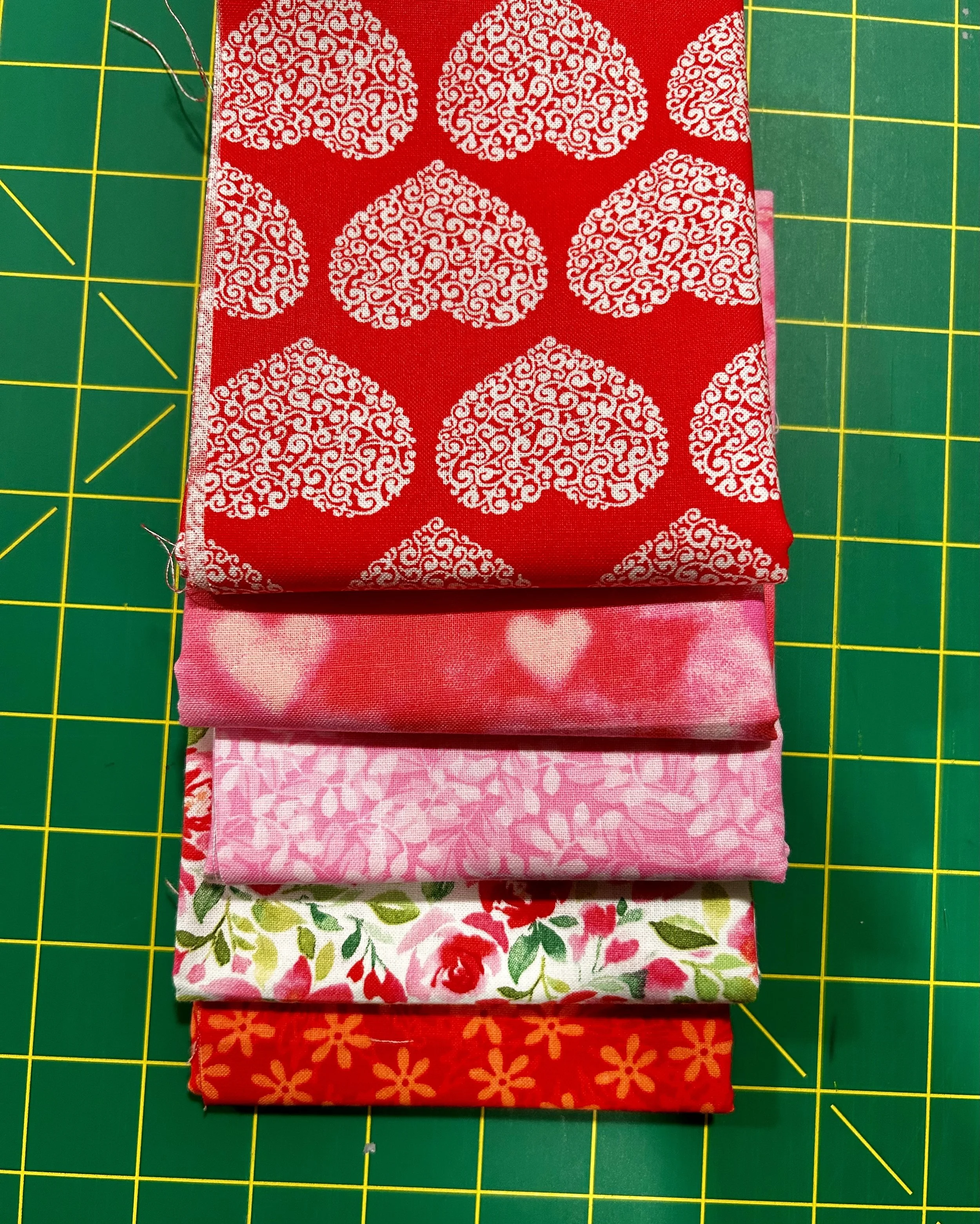 Sweetheart Garden – Curated 5-Piece Fat Quarter Bundle