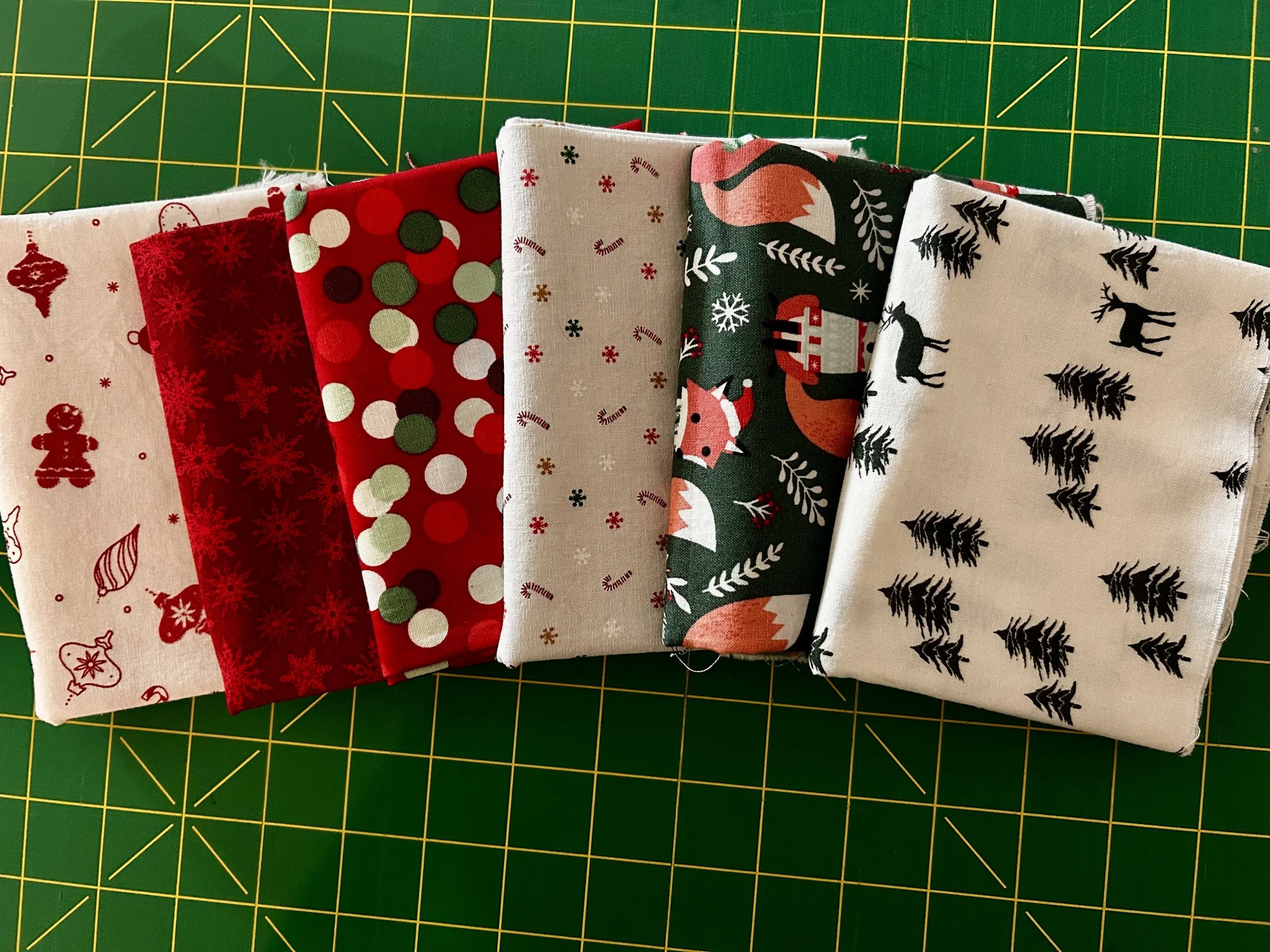 Woodland Christmas – Curated 6-Piece Fat Quarter Bundle