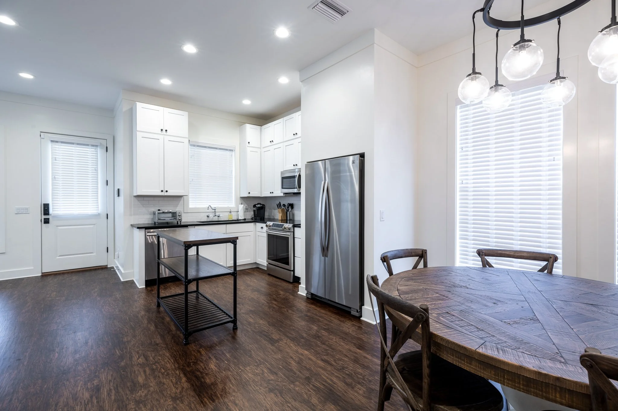 Kitchen Dining 1.jpg