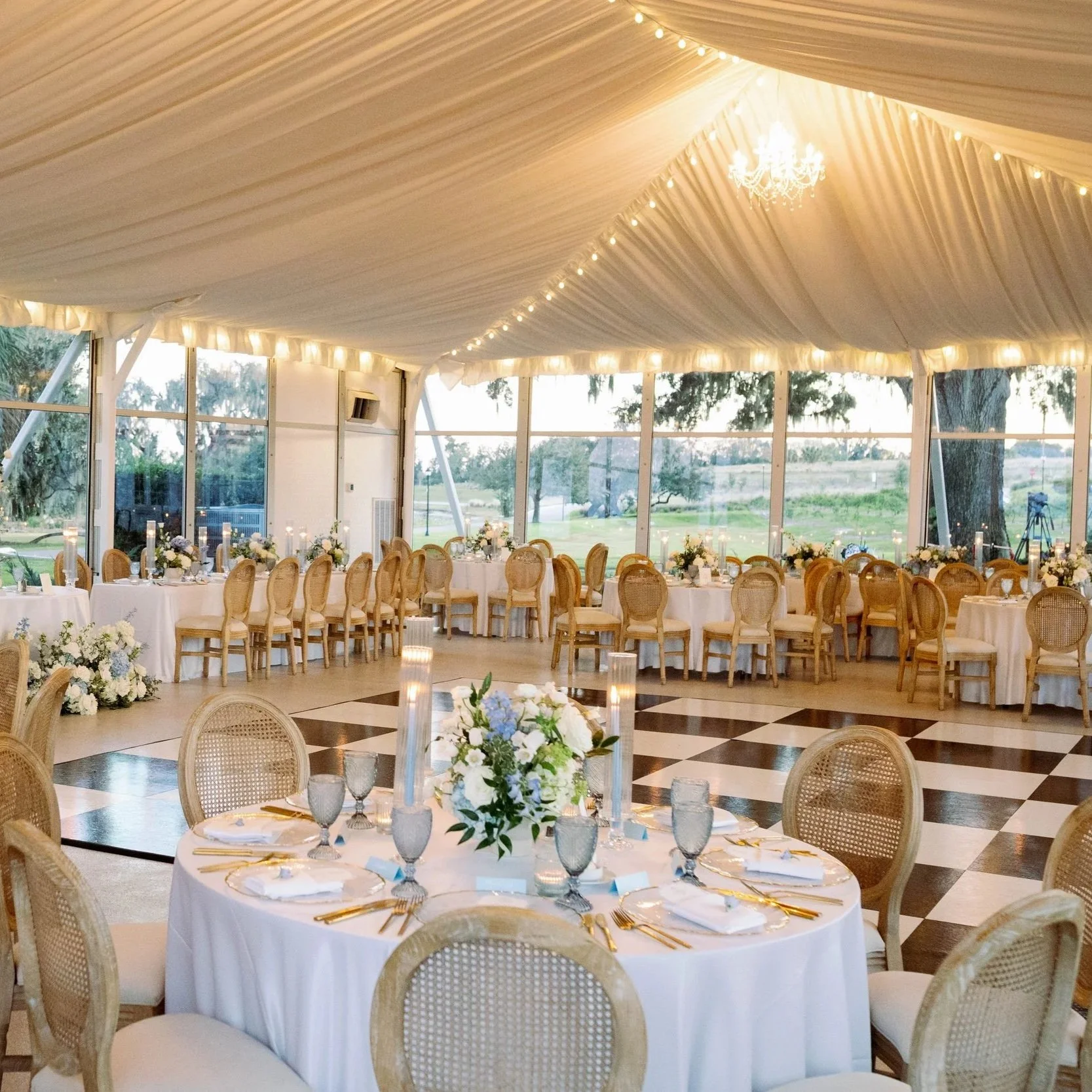 From there, the celebration flows naturally between the terraces and Pavilion, offering the flexibility to host dinner outdoors under the market lights or inside the Pavilion, with dancing and festivities continuing in the Pavilion throughout the eve