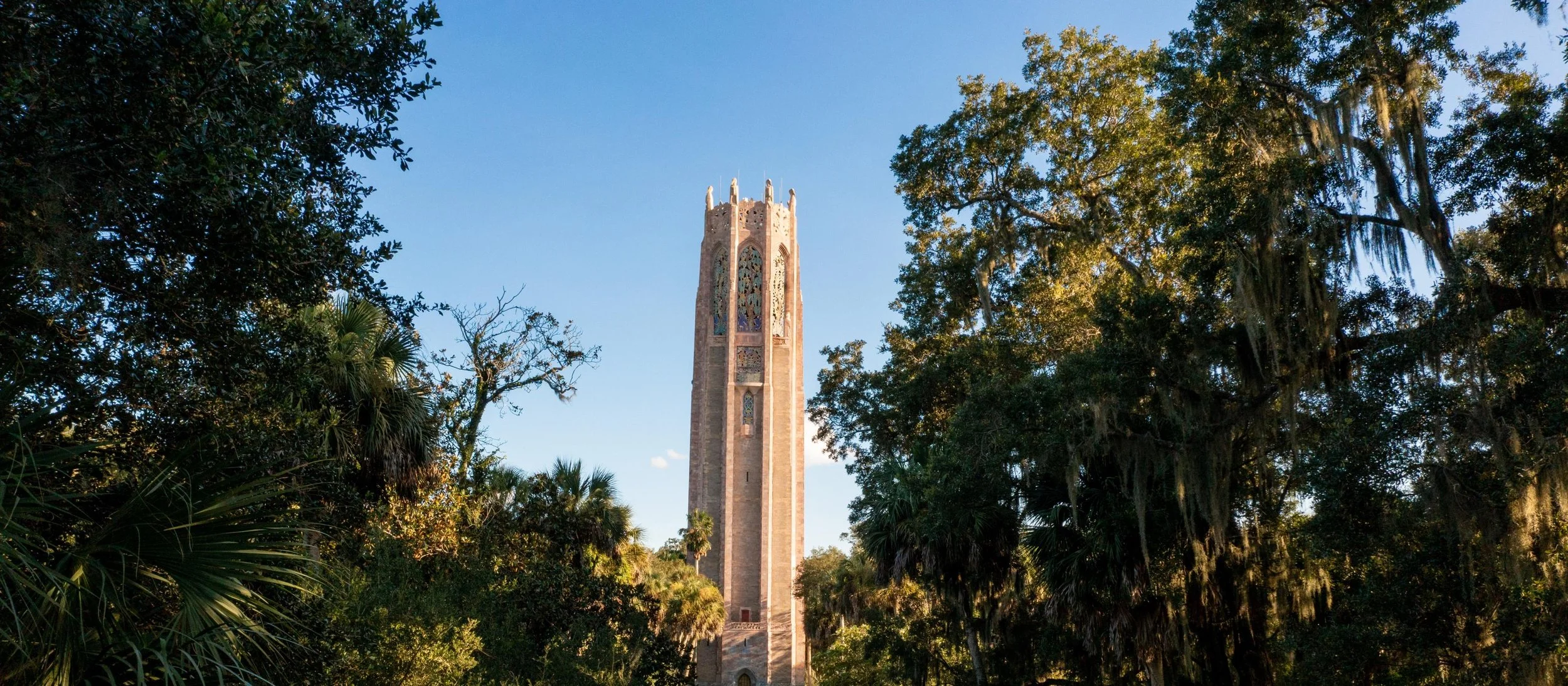 Bok Tower Gardens

(20 minutes away):

Historic gardens, scenic walking paths, and the iconic Singing Tower surrounded by natural beauty.